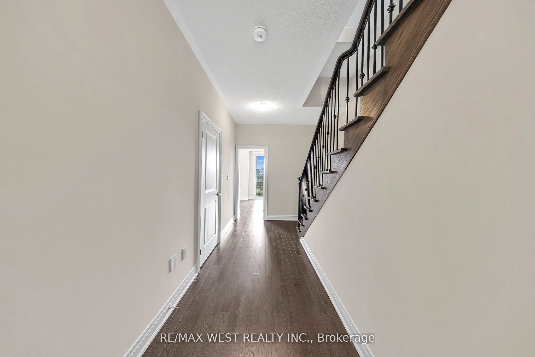 8 Andress Way