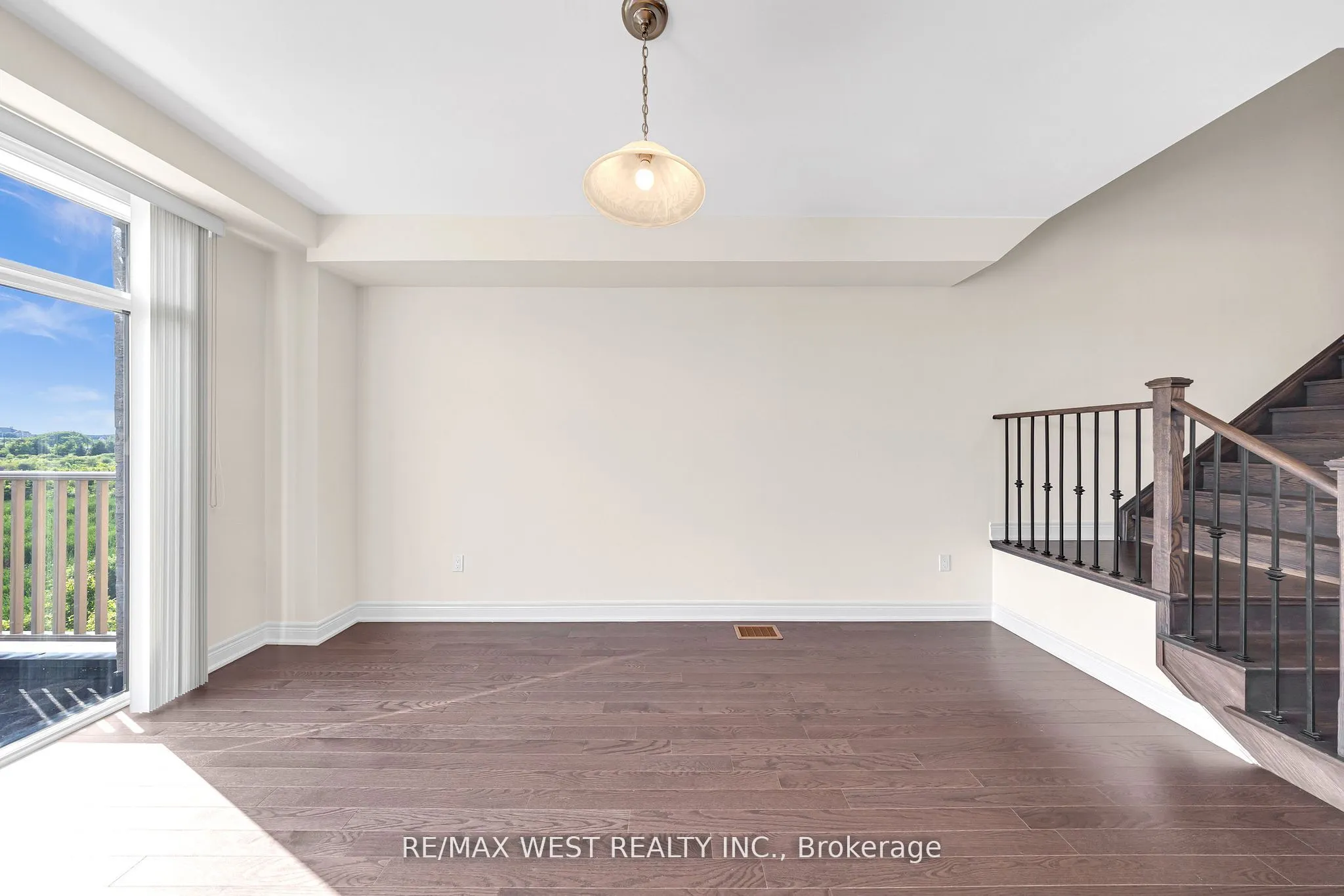 8 Andress Way