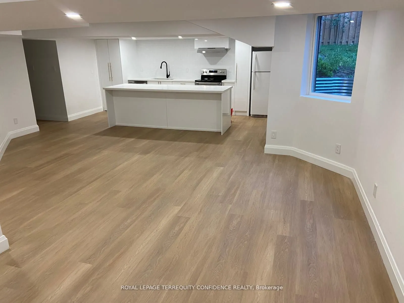 115 Newport Square
