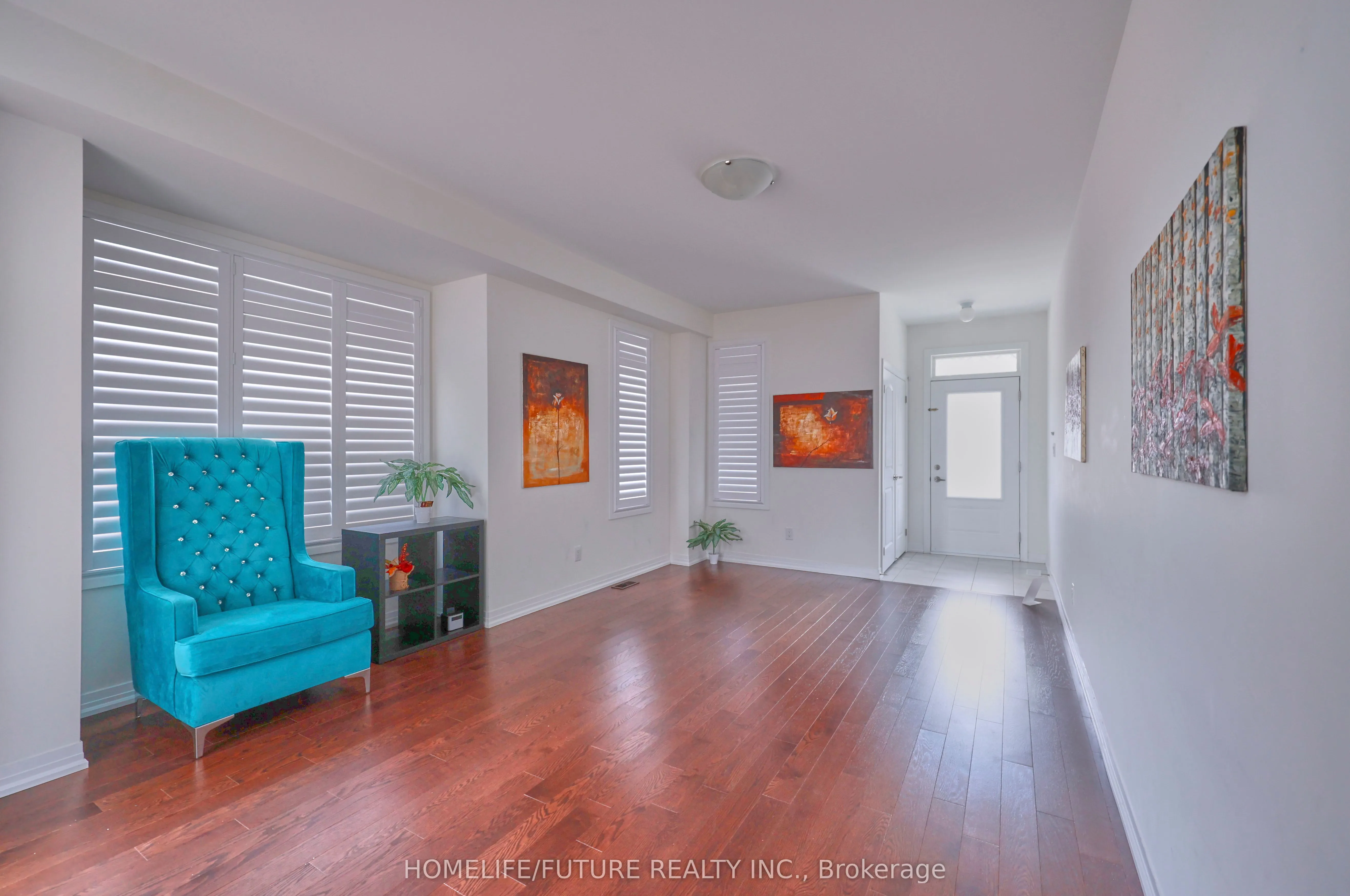 28 Jinnah Avenue E