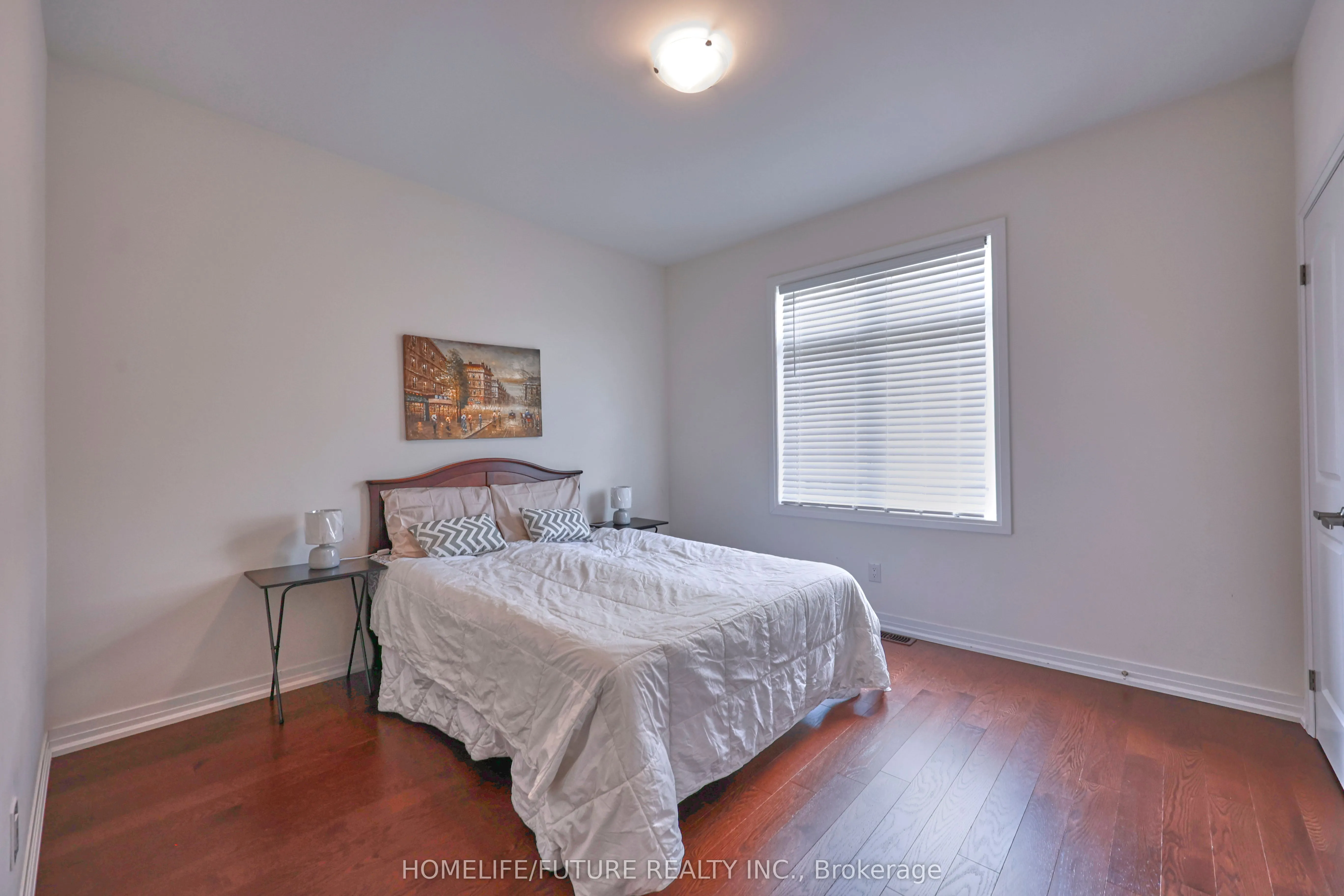 28 Jinnah Avenue E