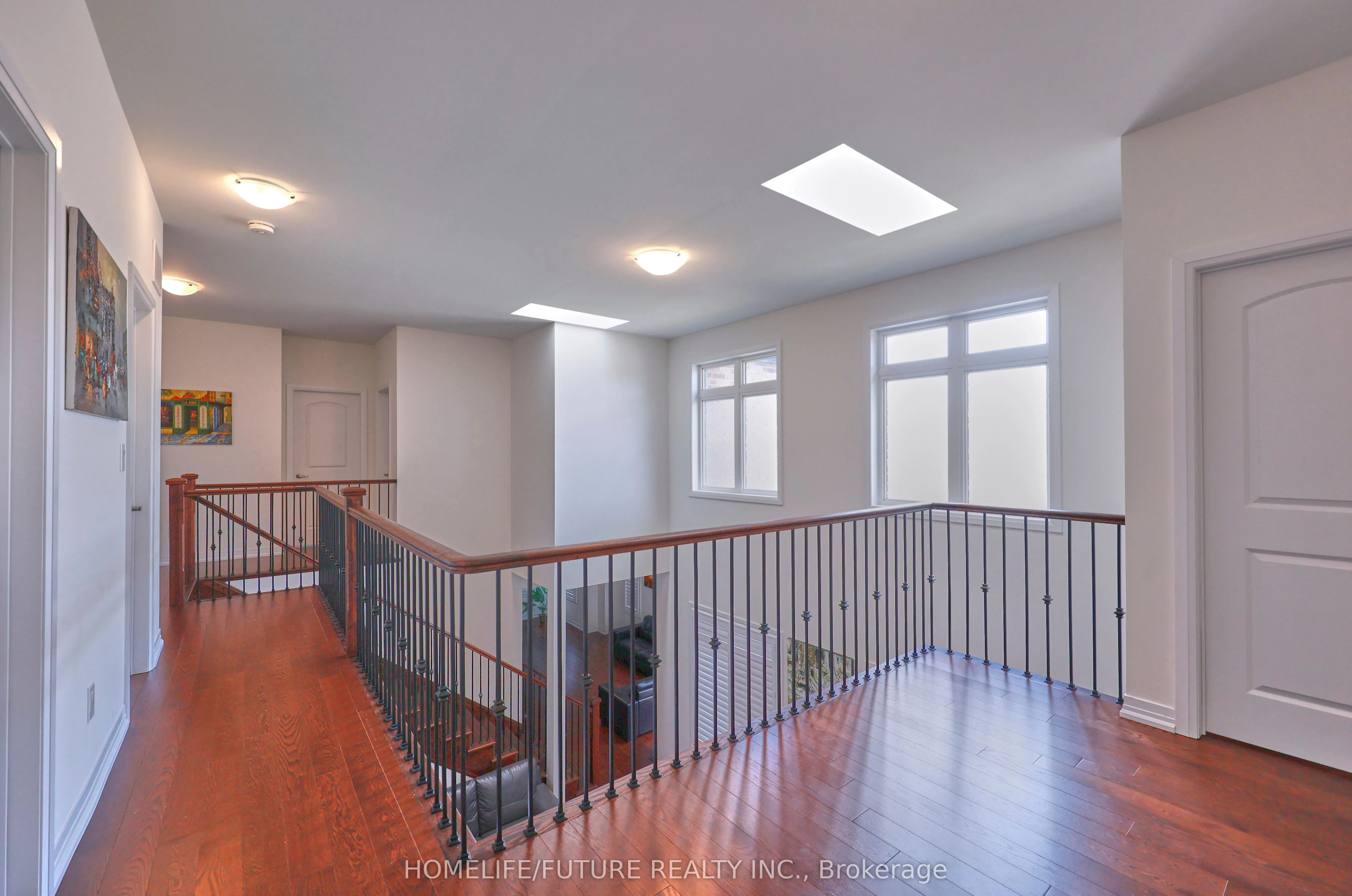 28 Jinnah Avenue E