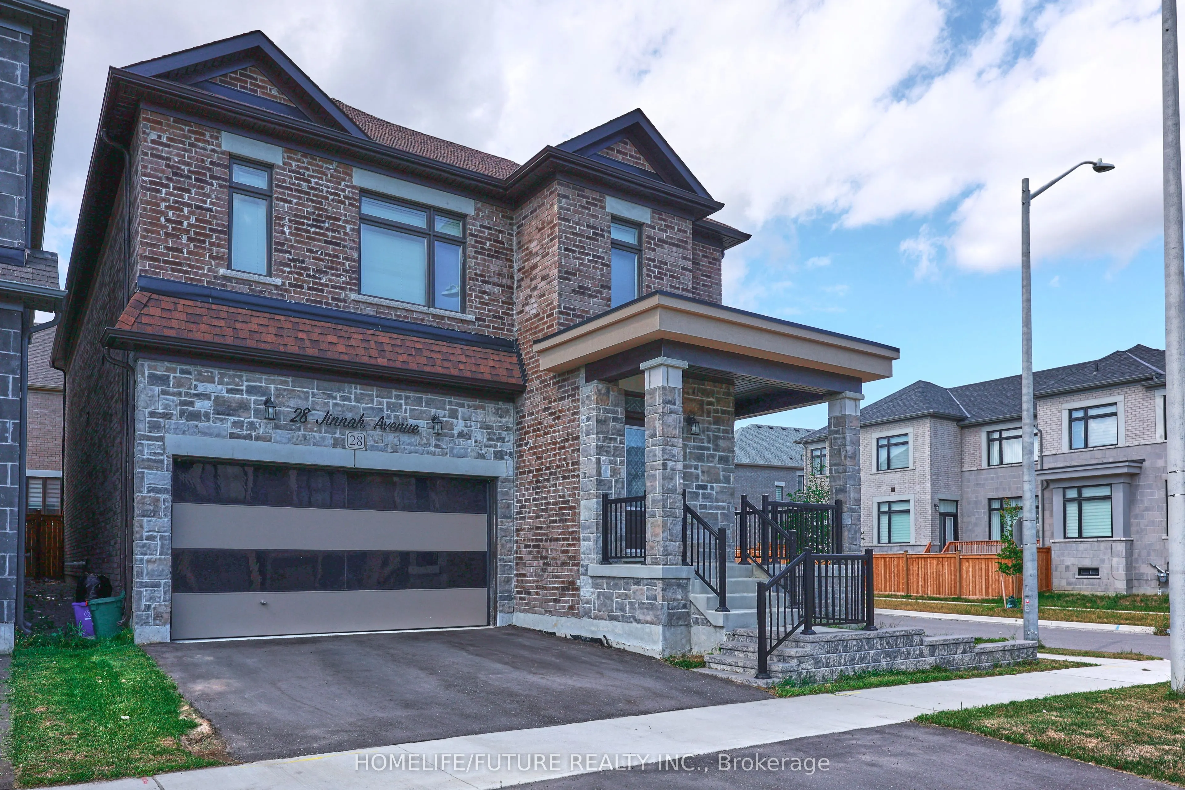 28 Jinnah Avenue E