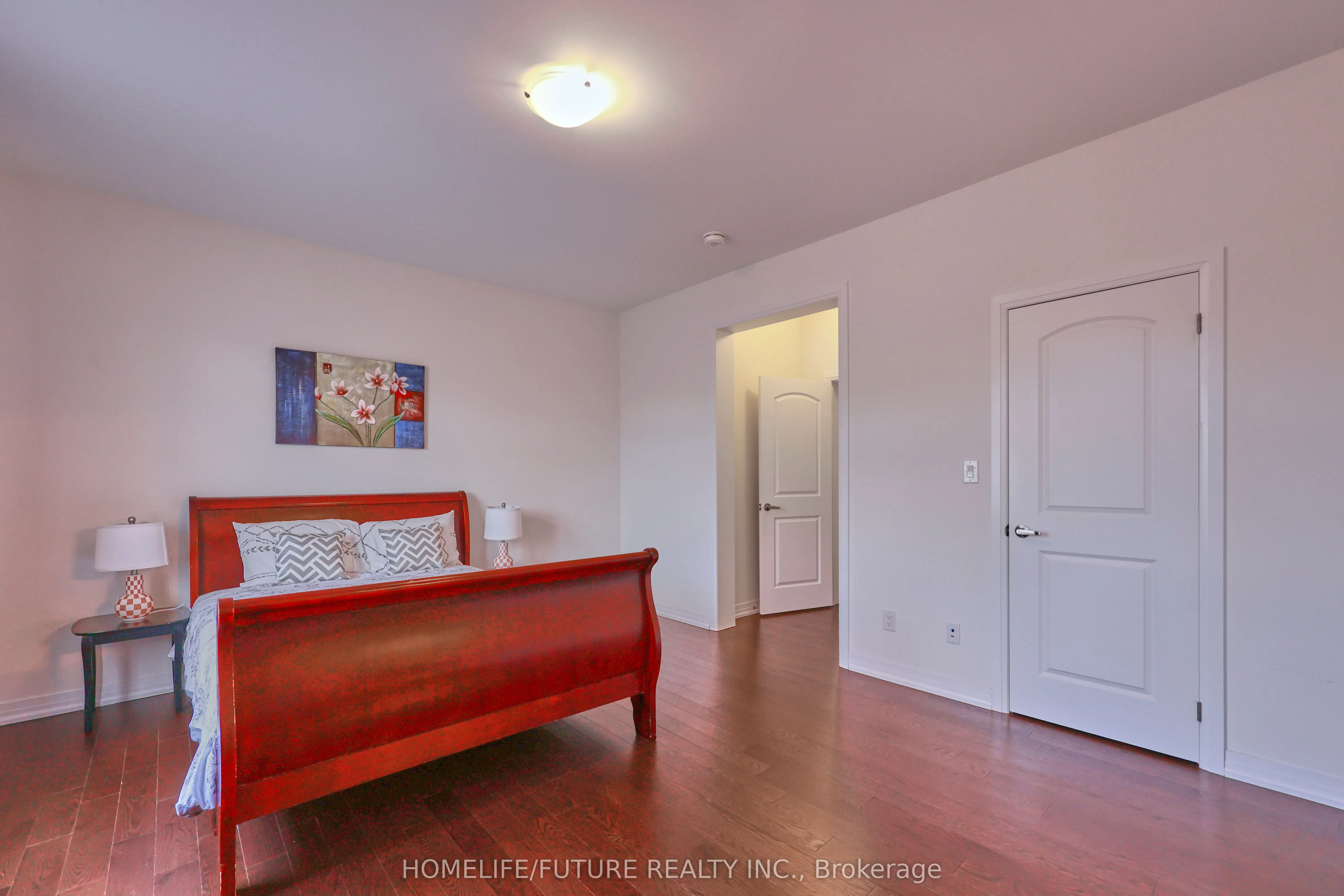 28 Jinnah Avenue E