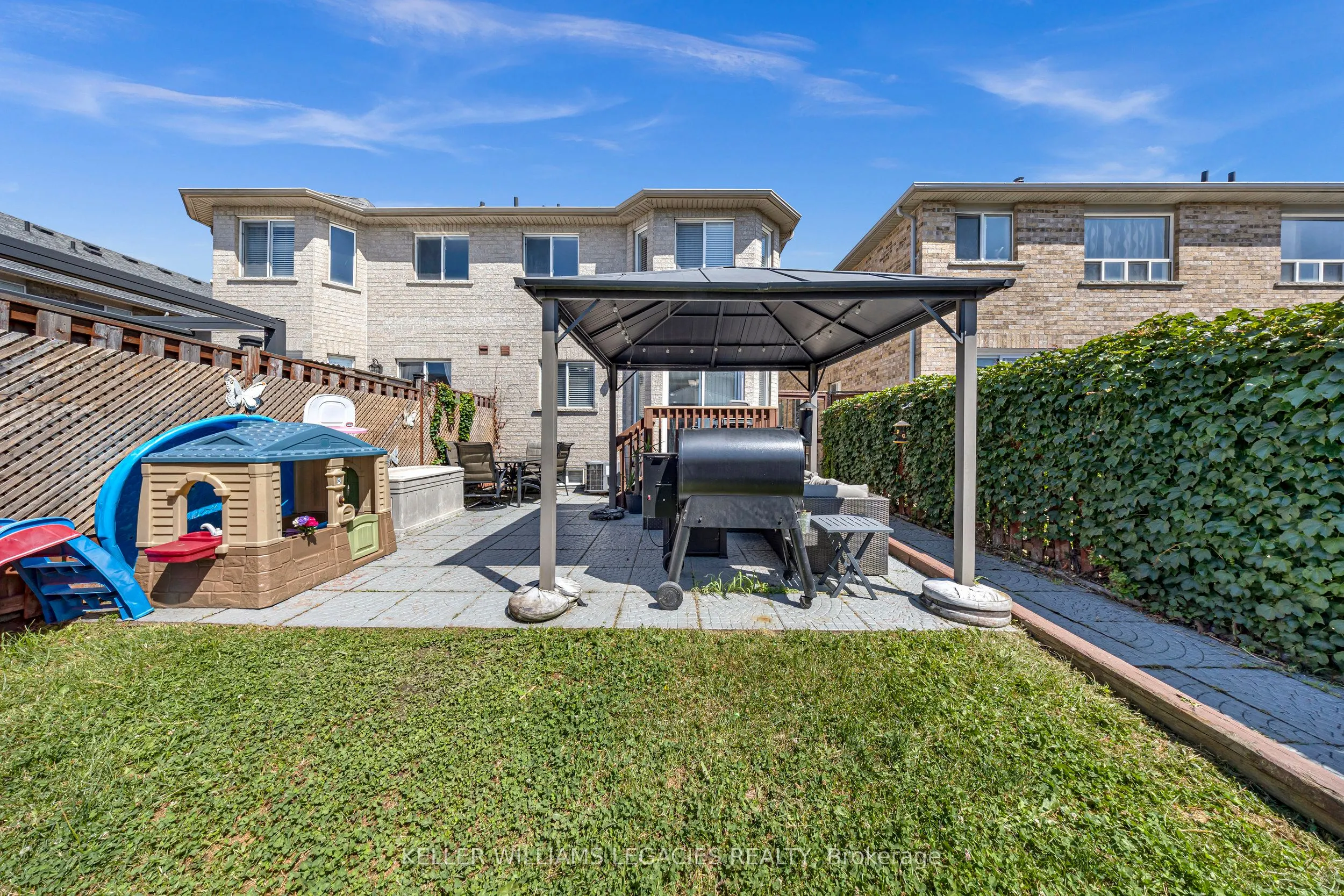 11 Neuchatel Avenue
