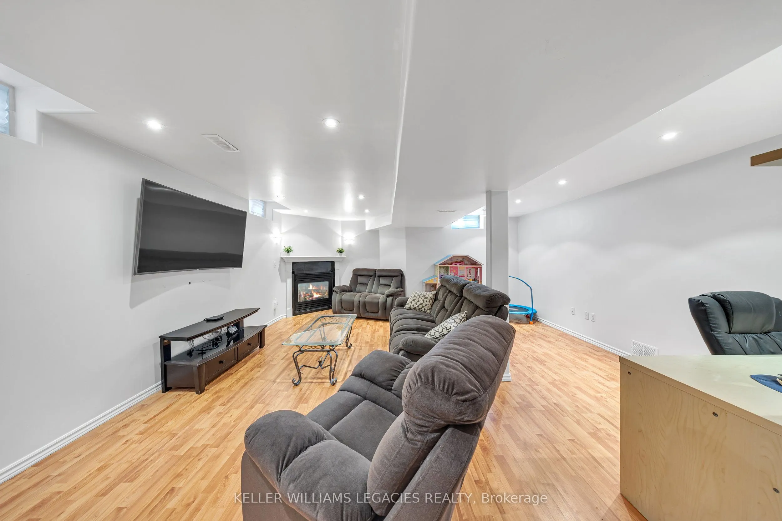 11 Neuchatel Avenue