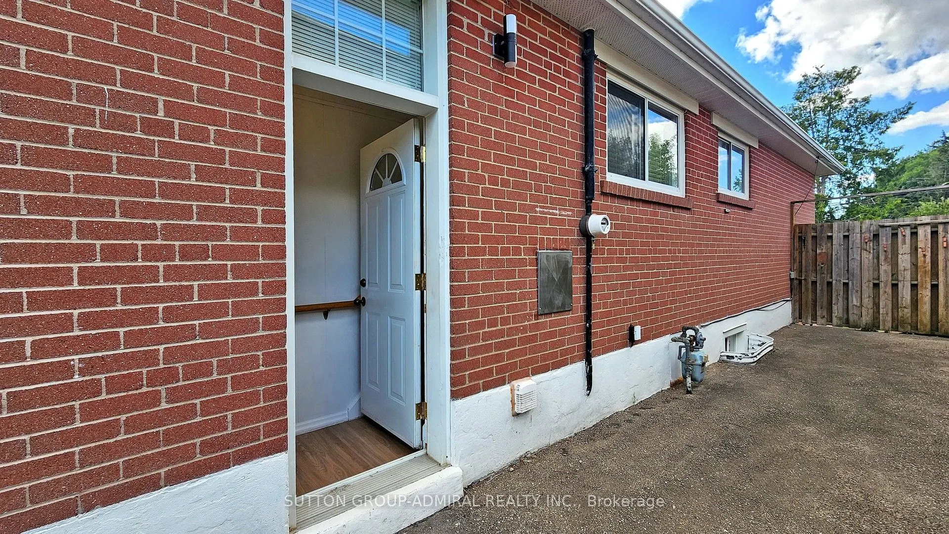 26 Davis Road