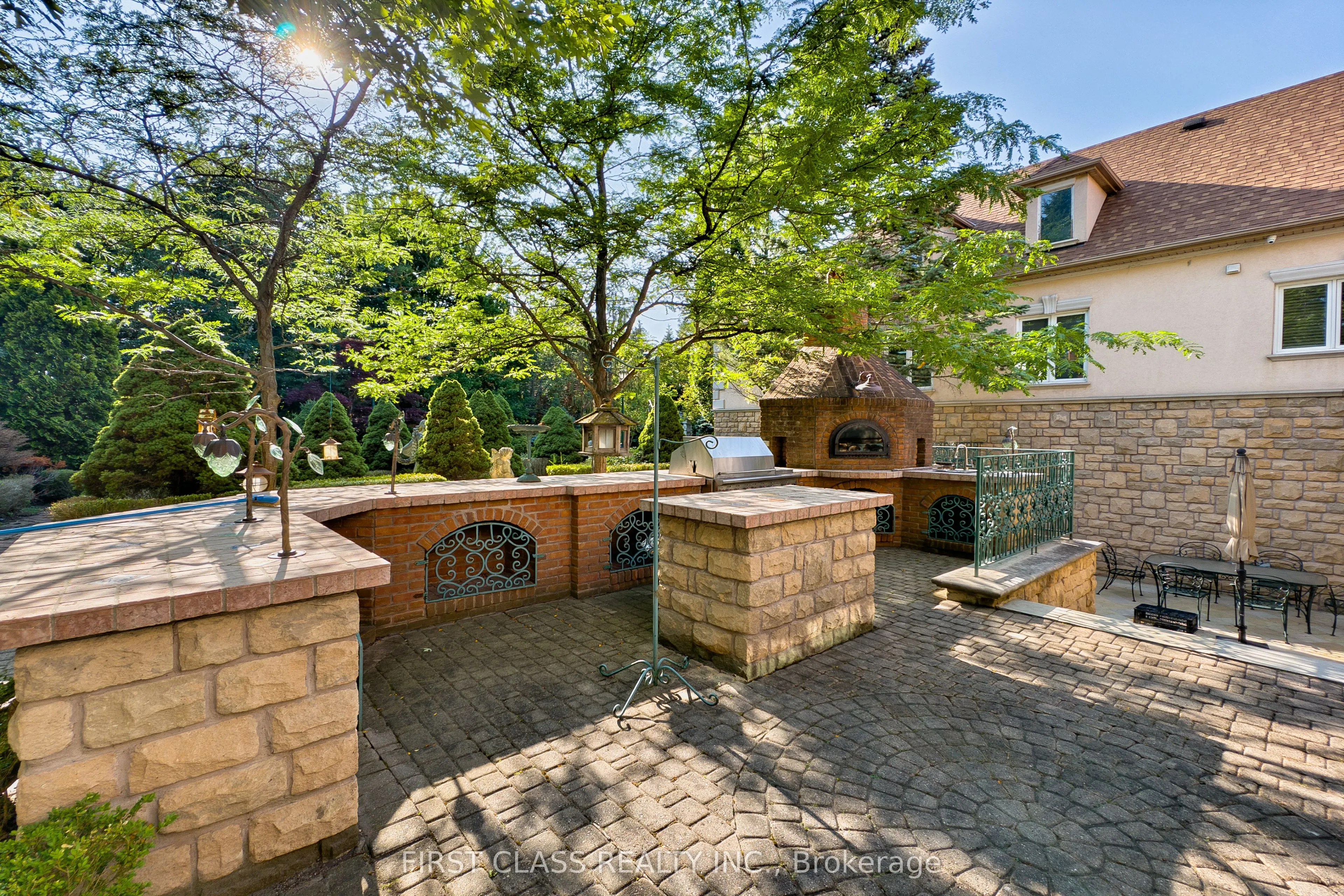 121 Flatbush Avenue