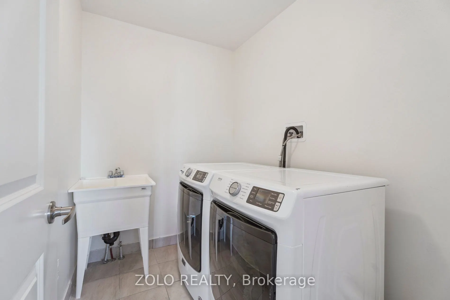 143 Kingsmere Crescent, #143