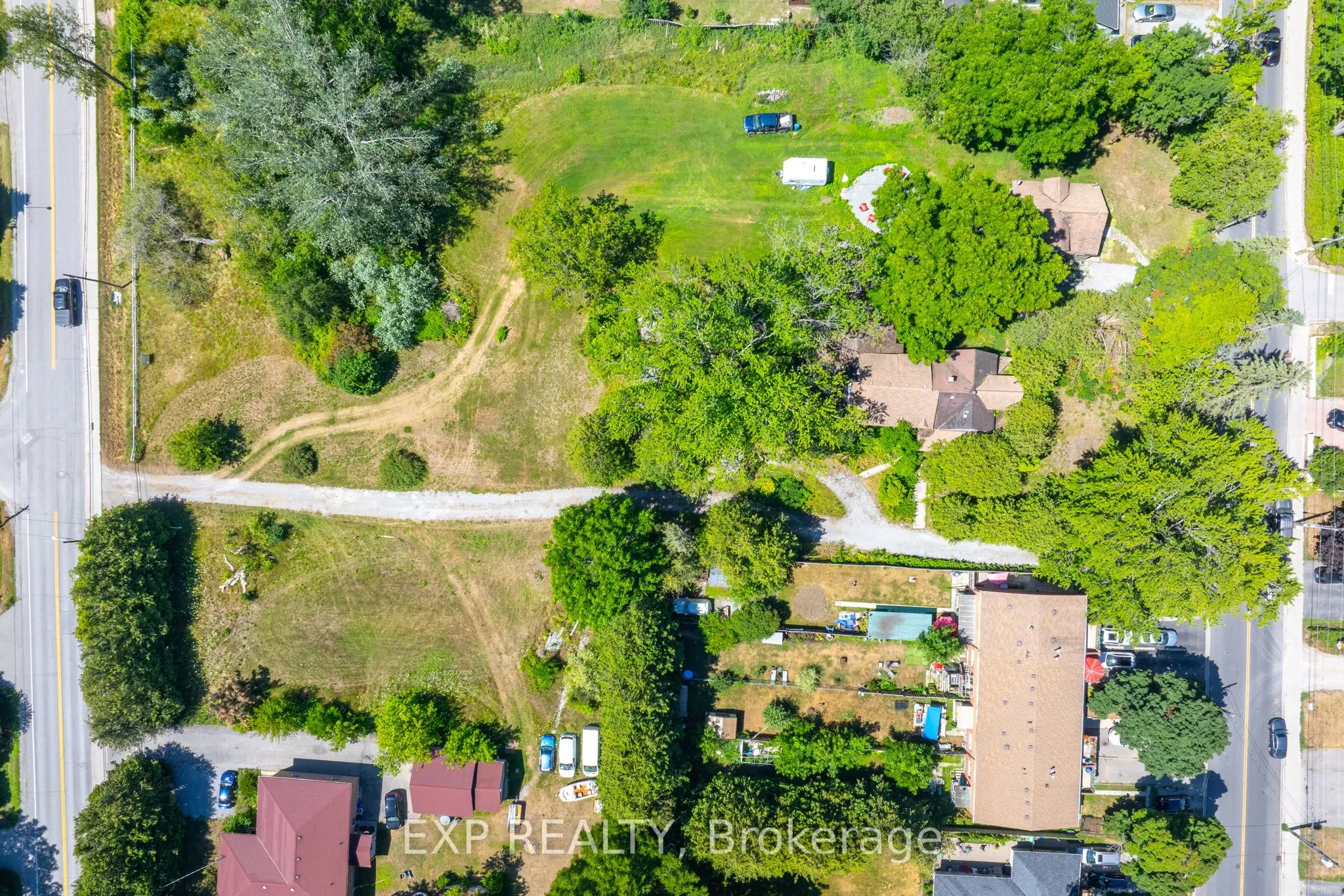895 Lake Drive E
