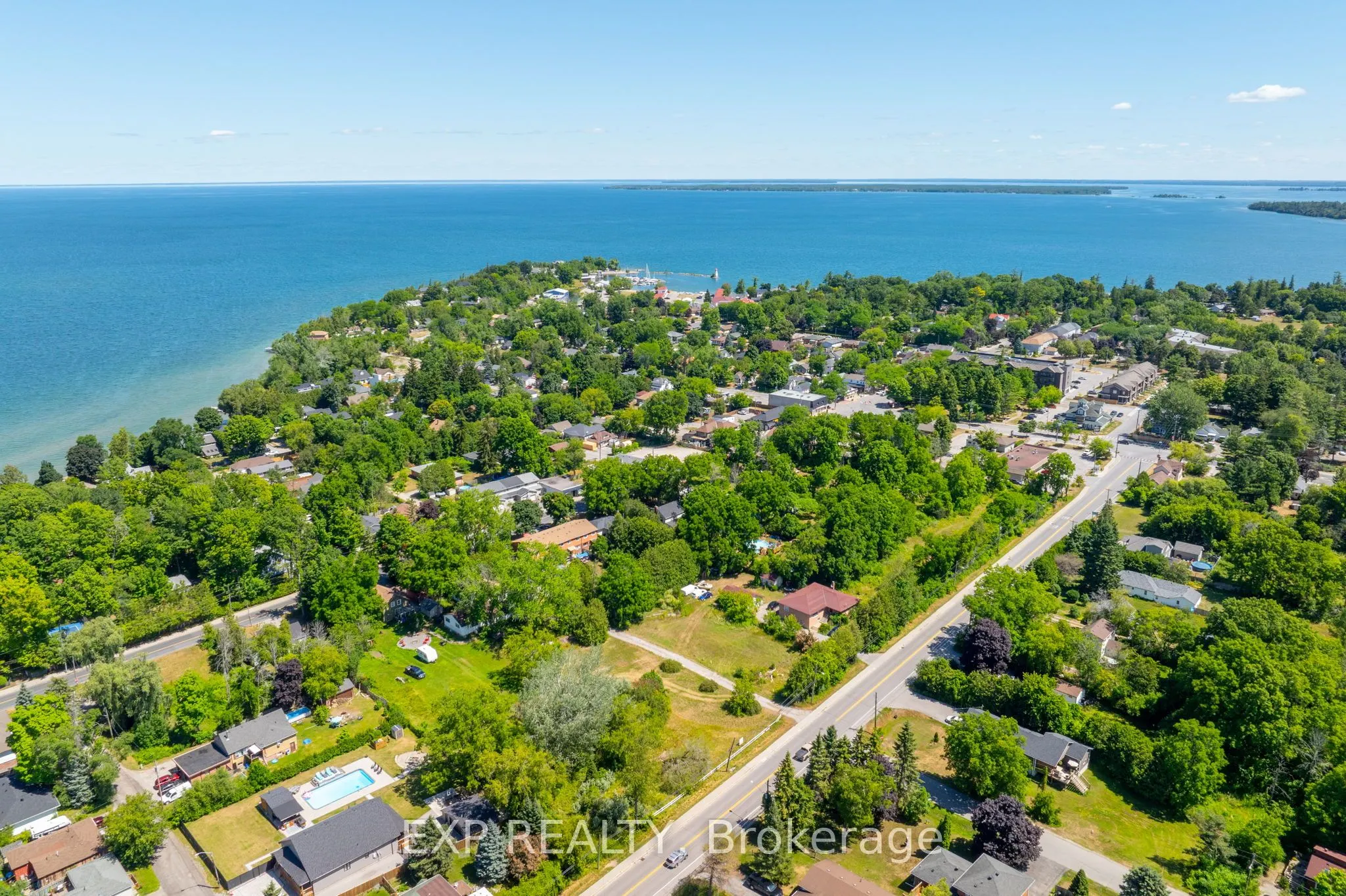 895 Lake Drive E