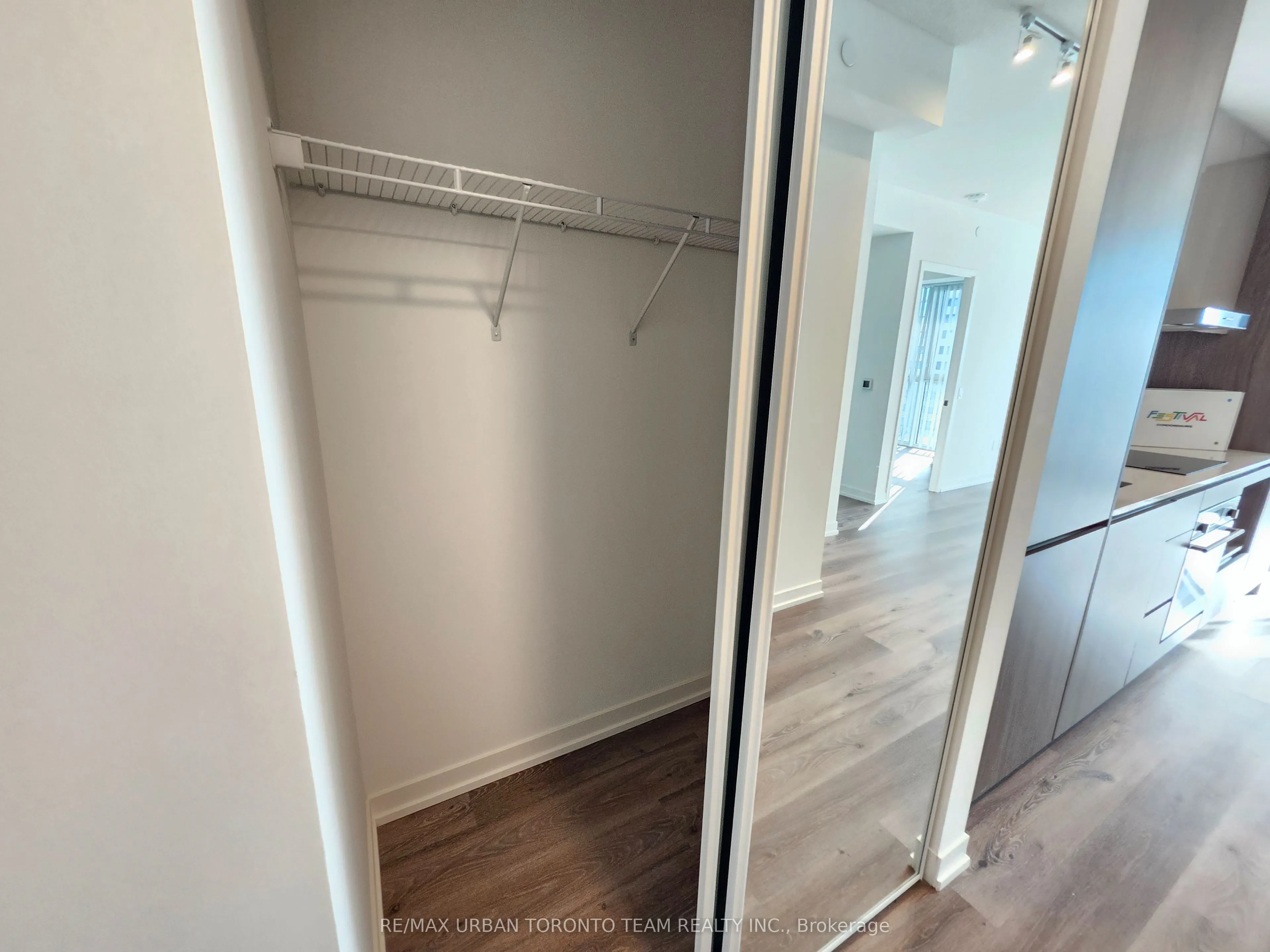 28 Interchange Way, #2216