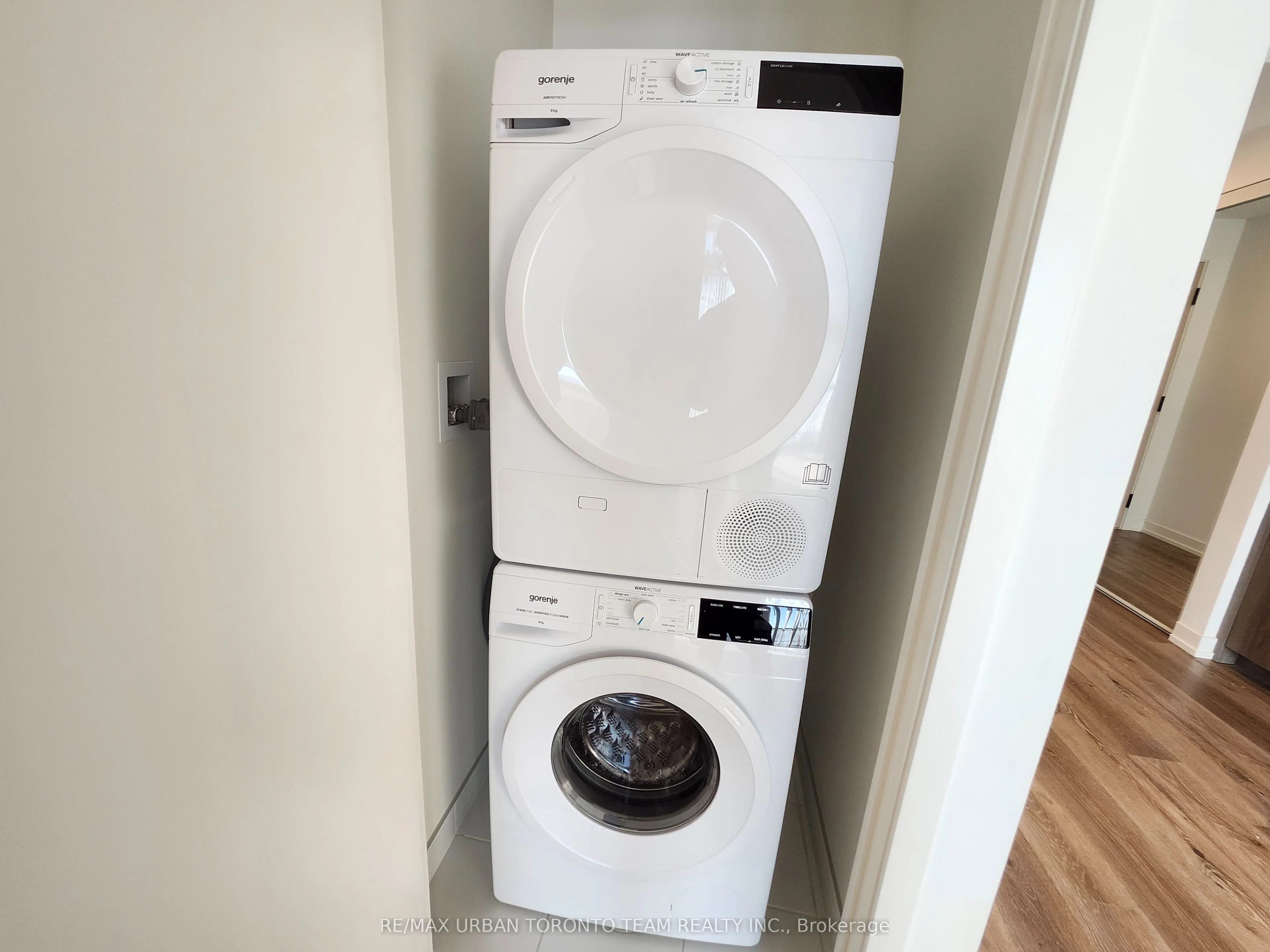 28 Interchange Way, #2216