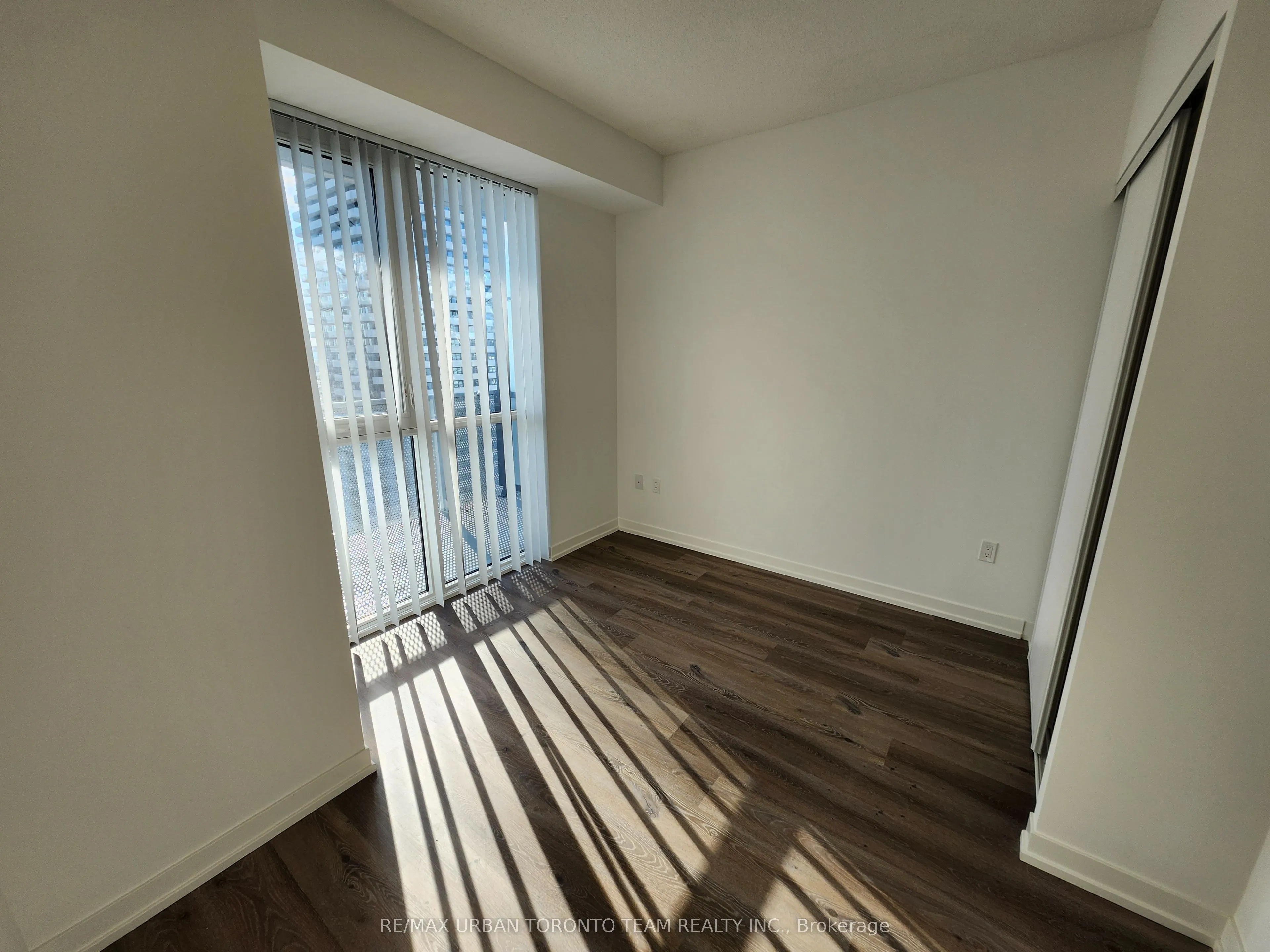 28 Interchange Way, #2216