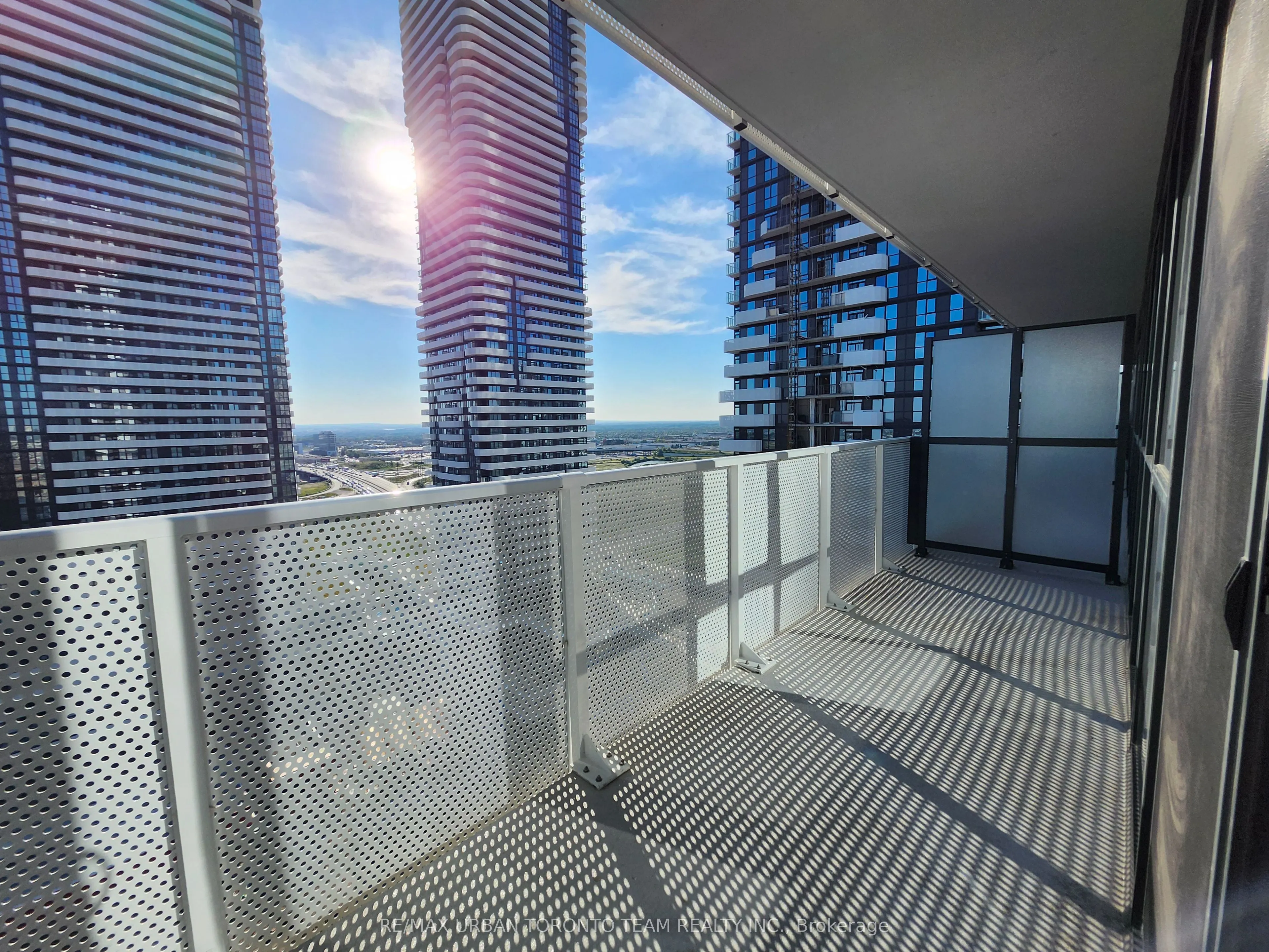 28 Interchange Way, #2216