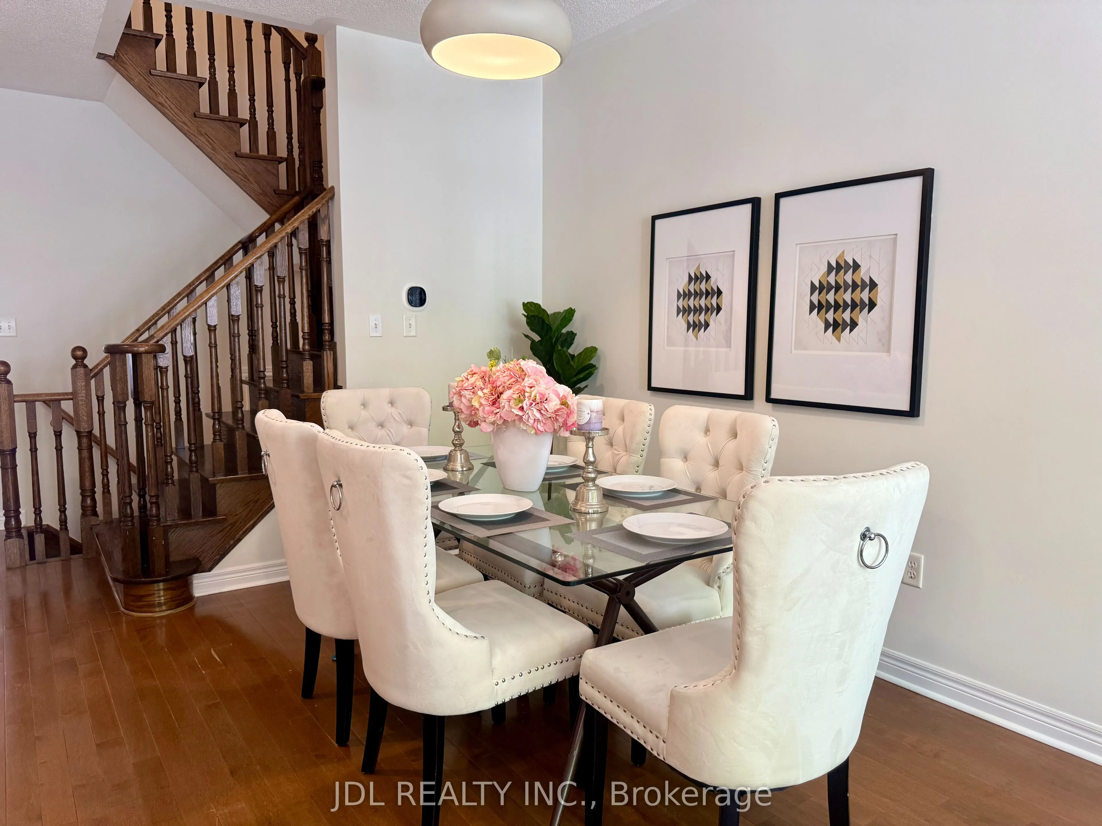 64 Pillar Rock Crescent