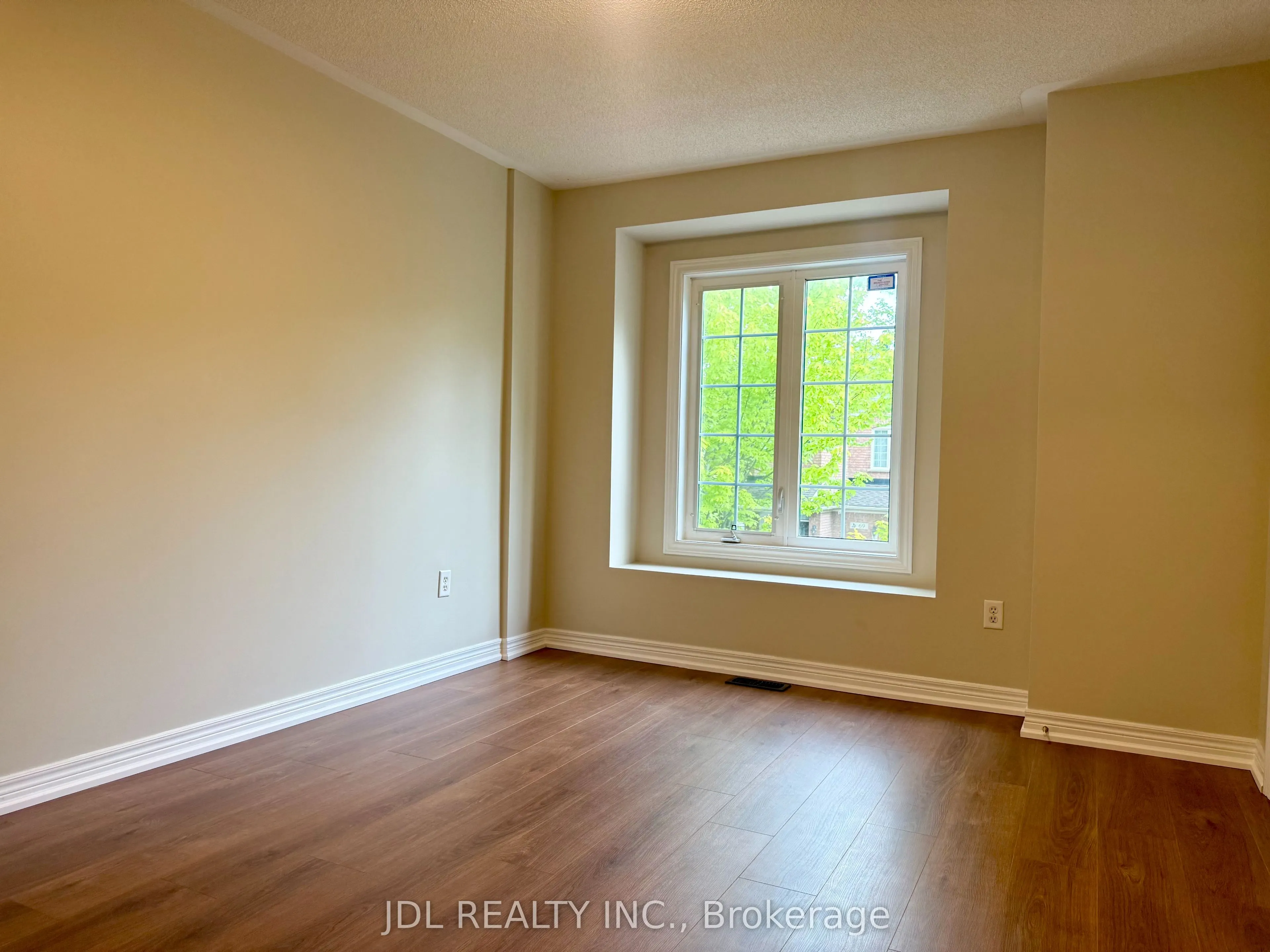 64 Pillar Rock Crescent