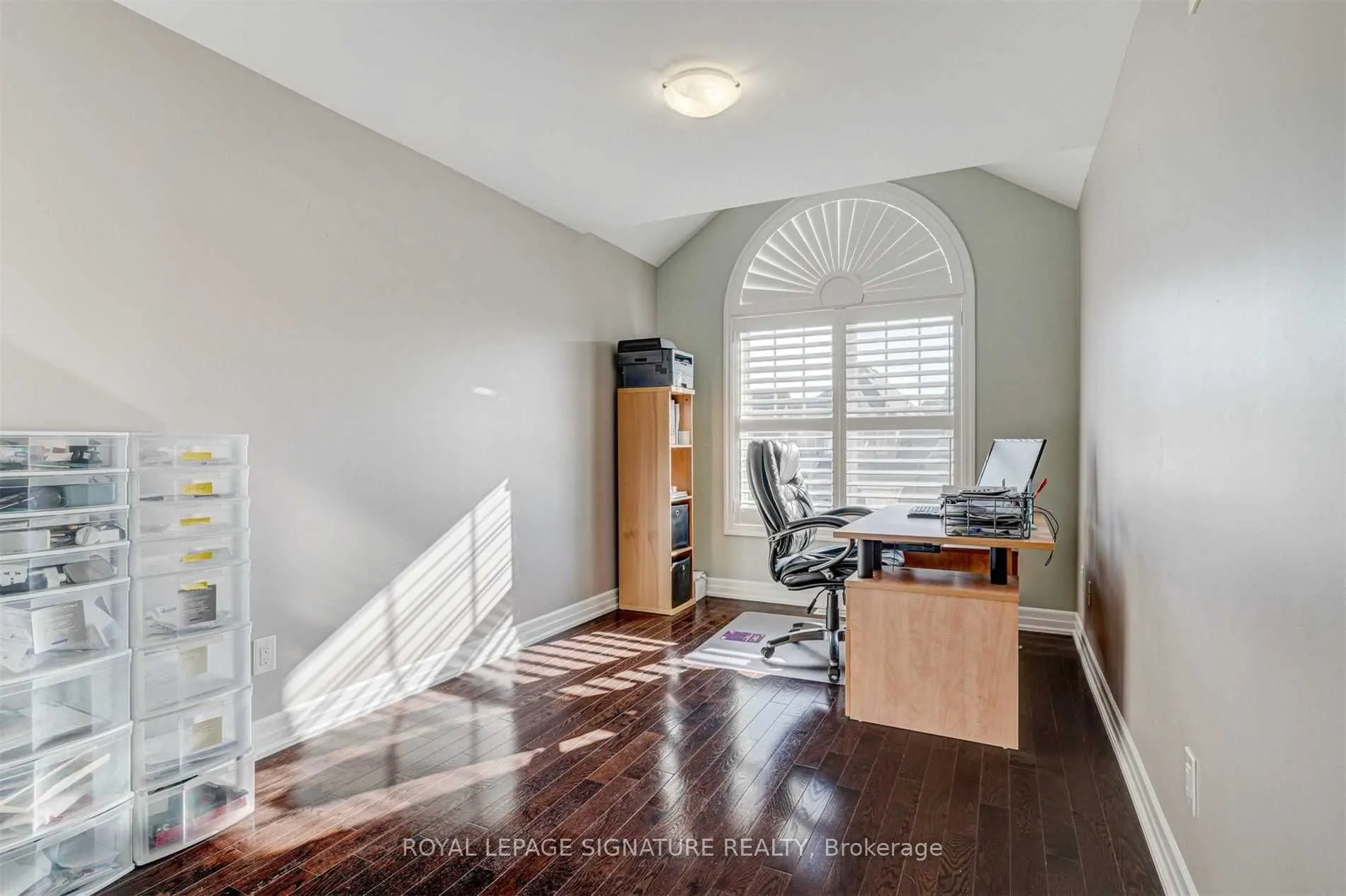 132 Alex Campbell Crescent