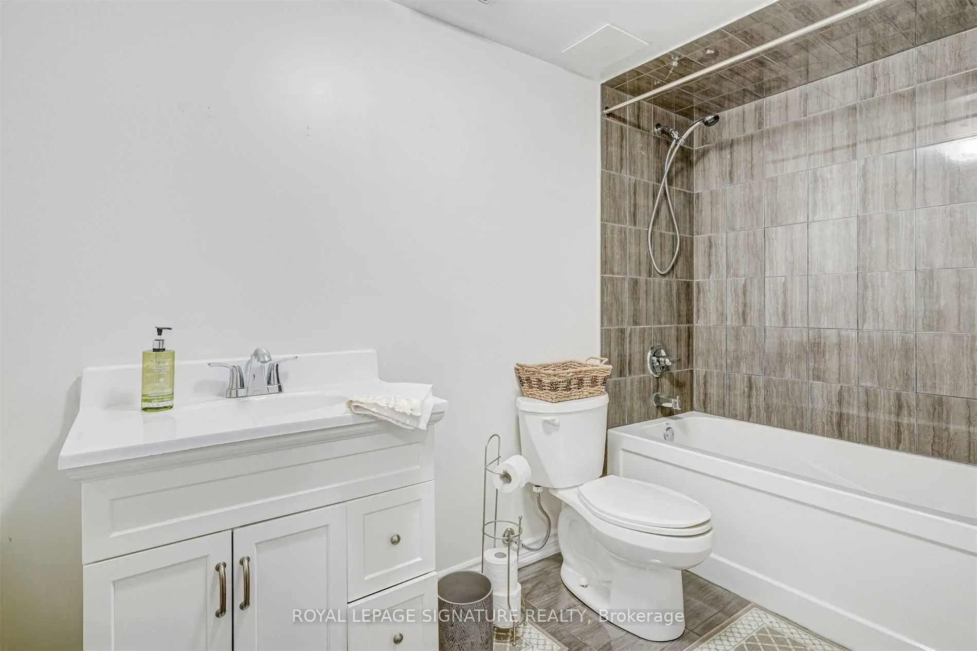 132 Alex Campbell Crescent