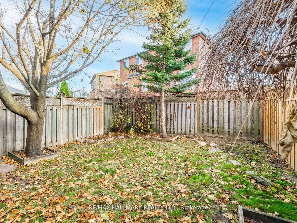 566 Walpole Crescent