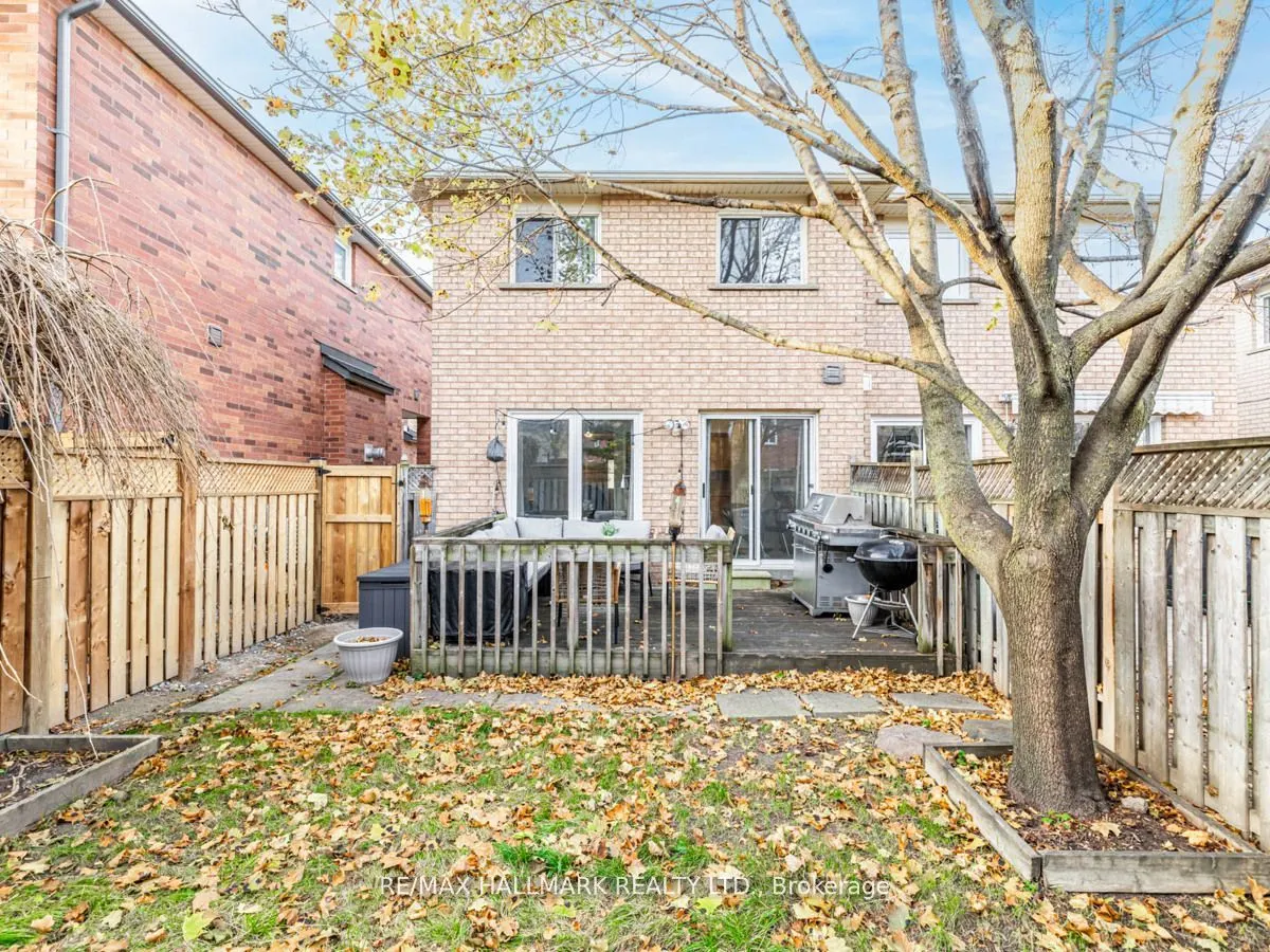 566 Walpole Crescent