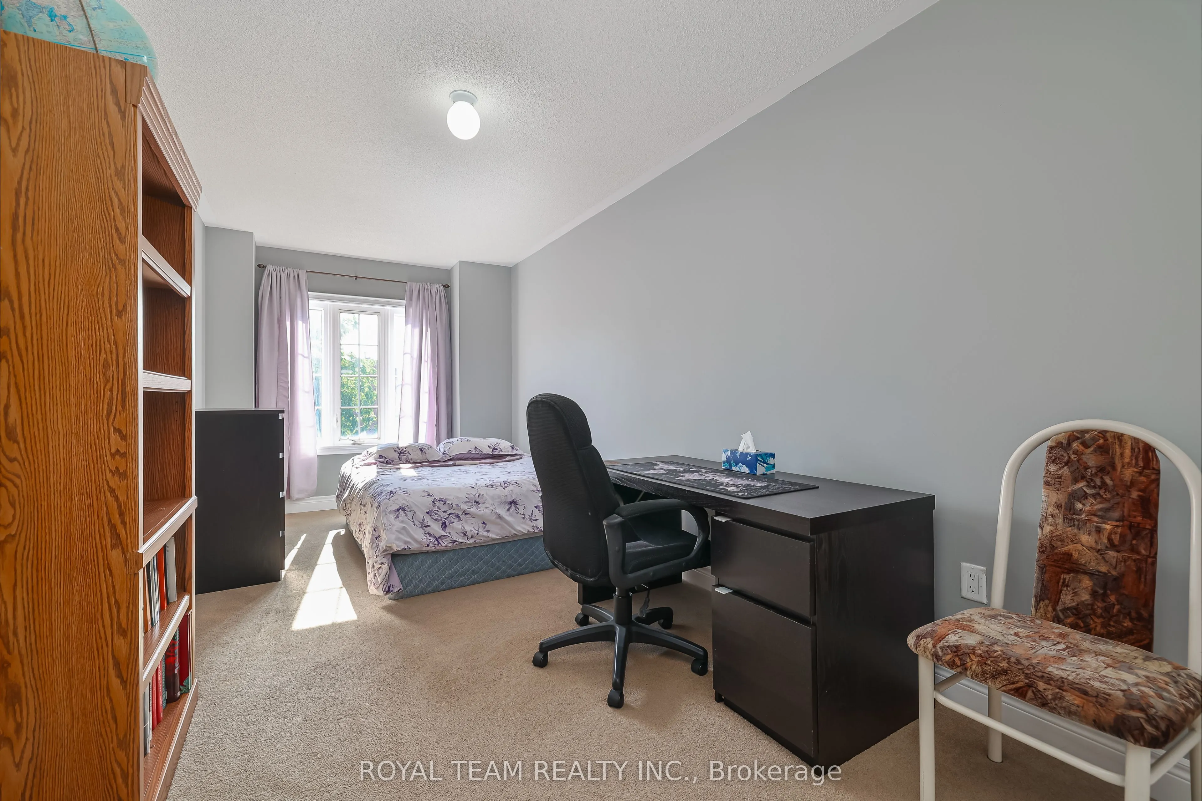 299 Bathurst Glen Drive W