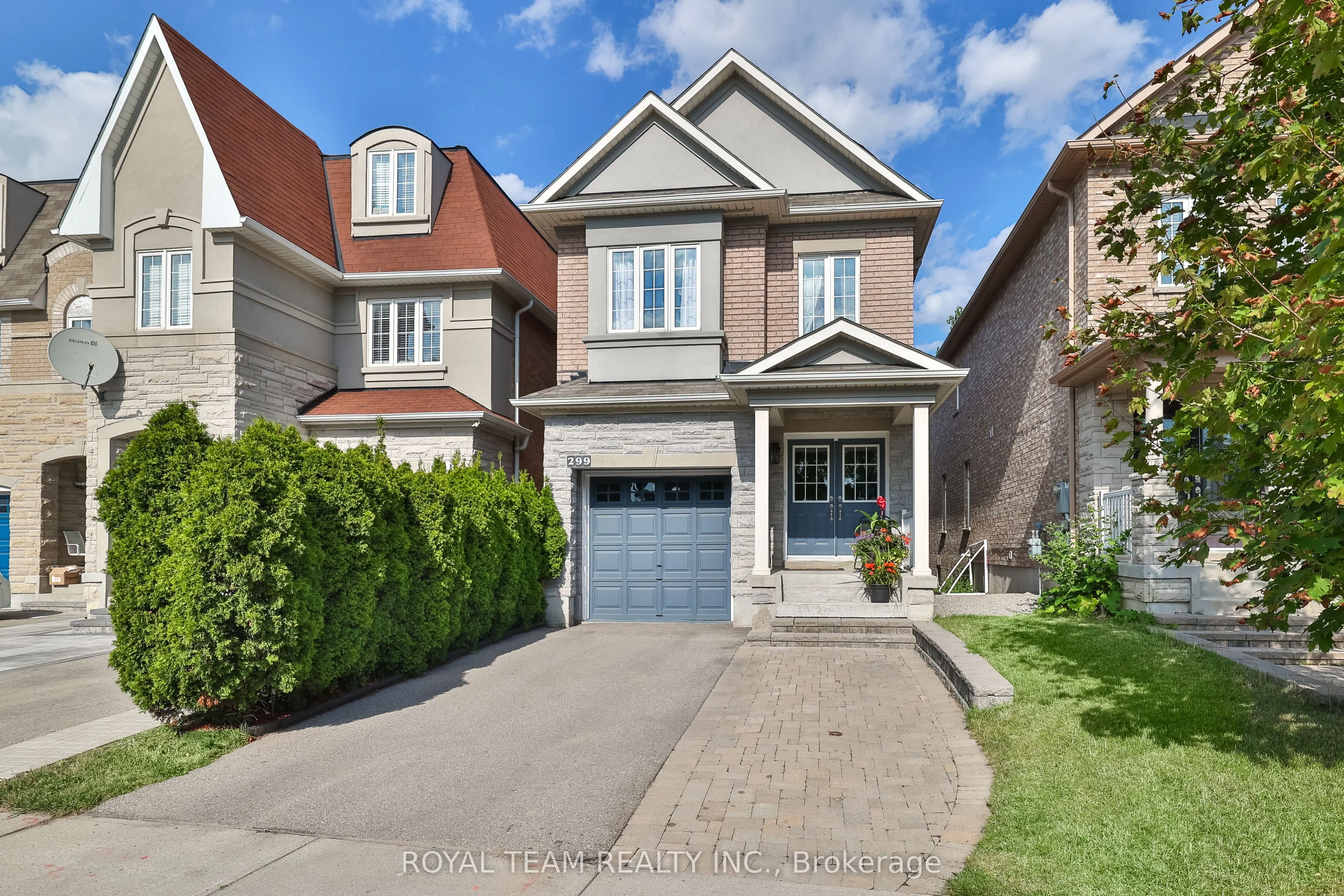 299 Bathurst Glen Drive W