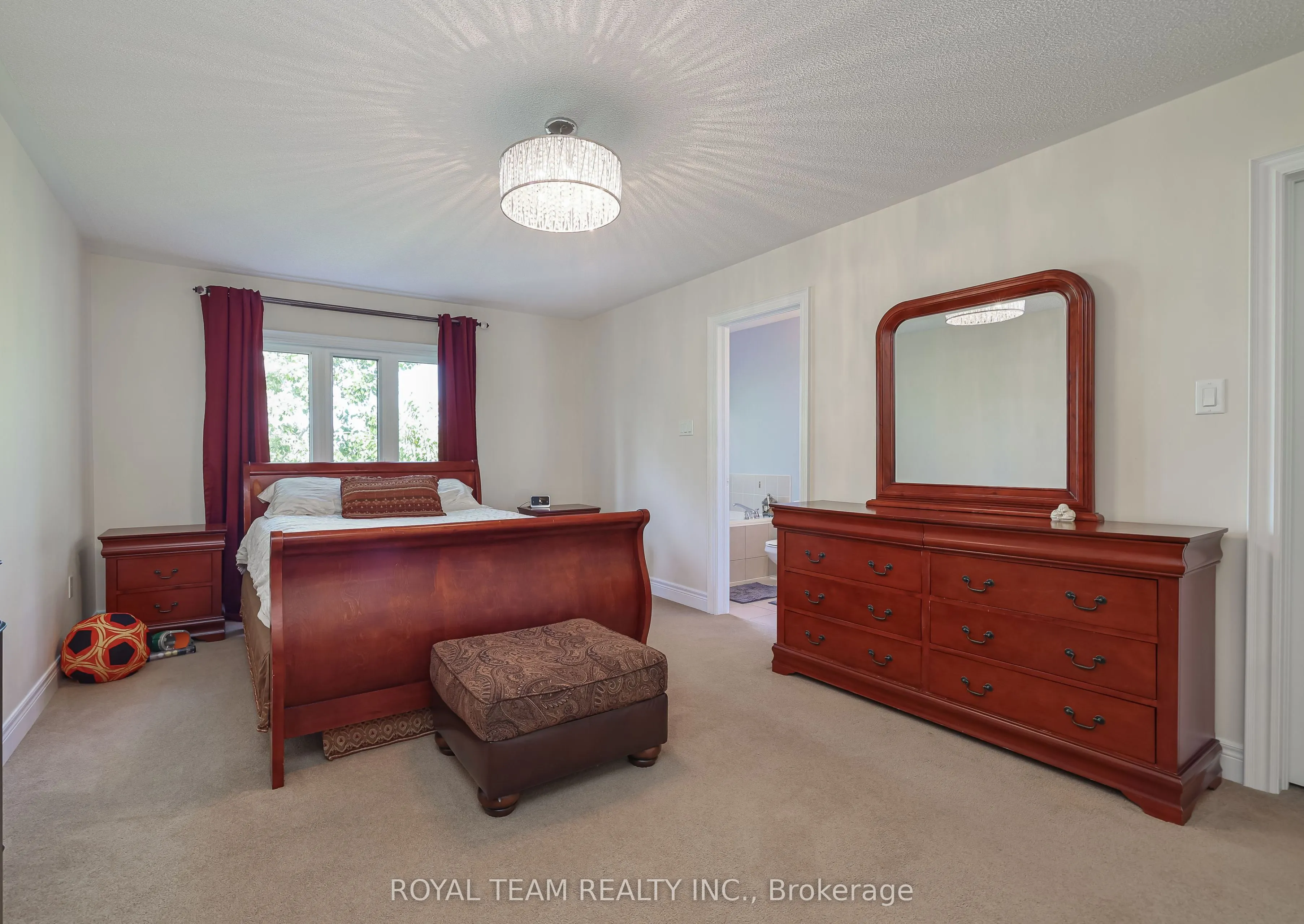 299 Bathurst Glen Drive W