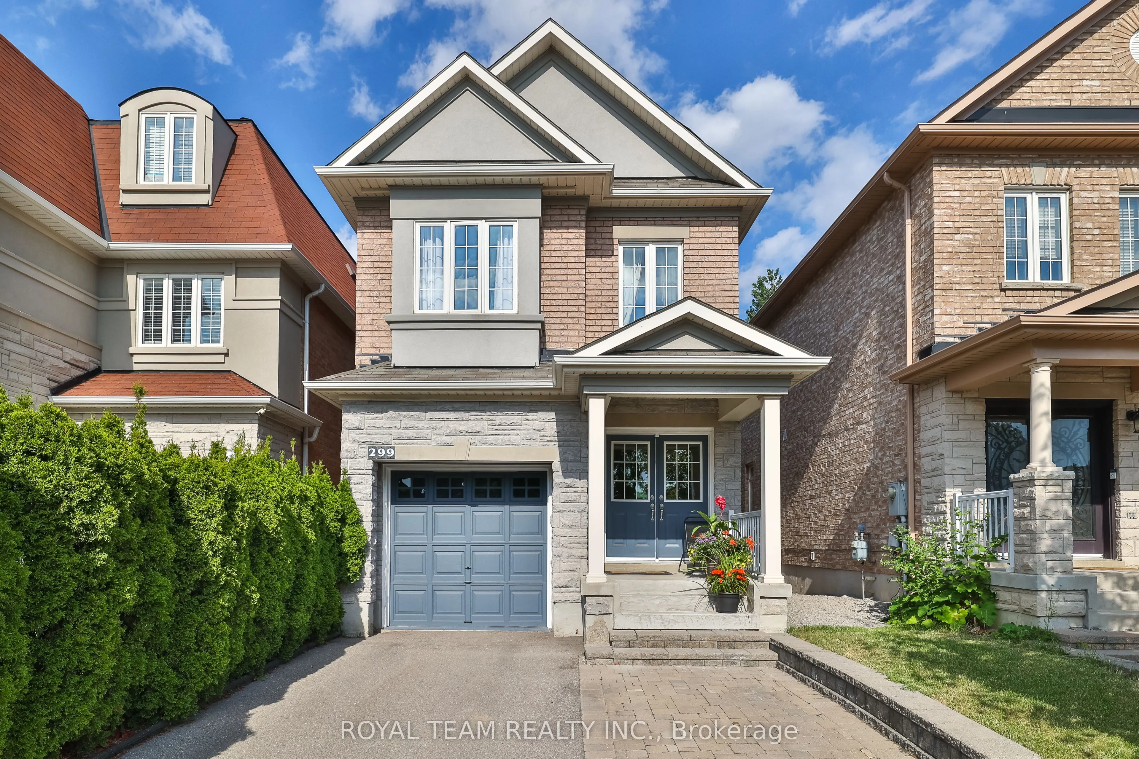299 Bathurst Glen Drive W