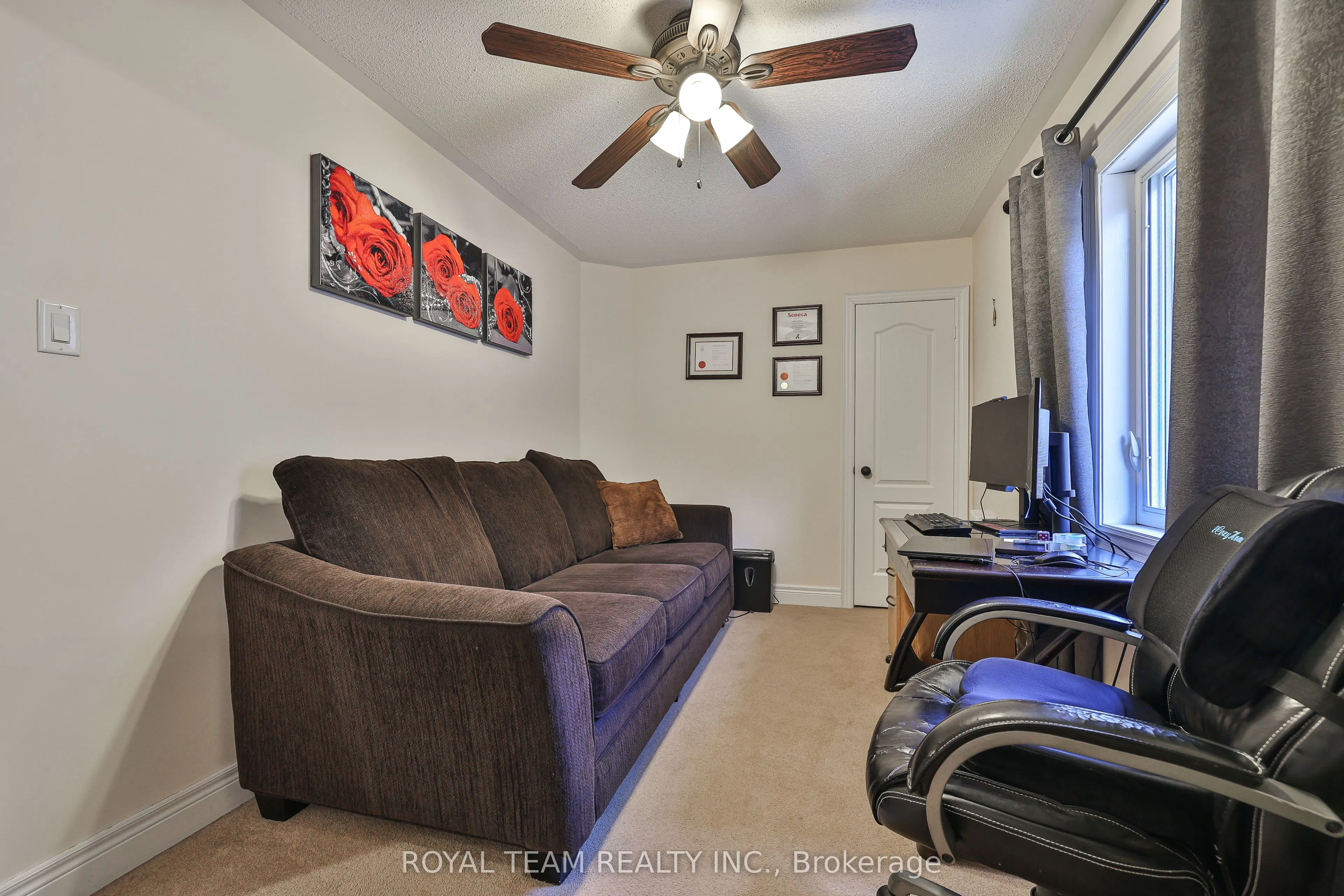299 Bathurst Glen Drive W