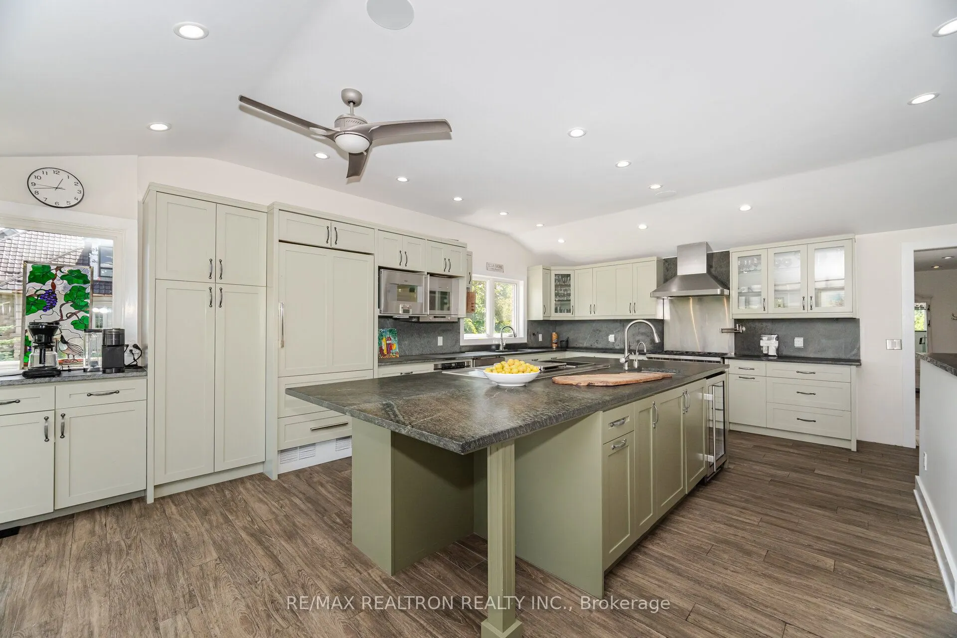 45 Simcoe Road