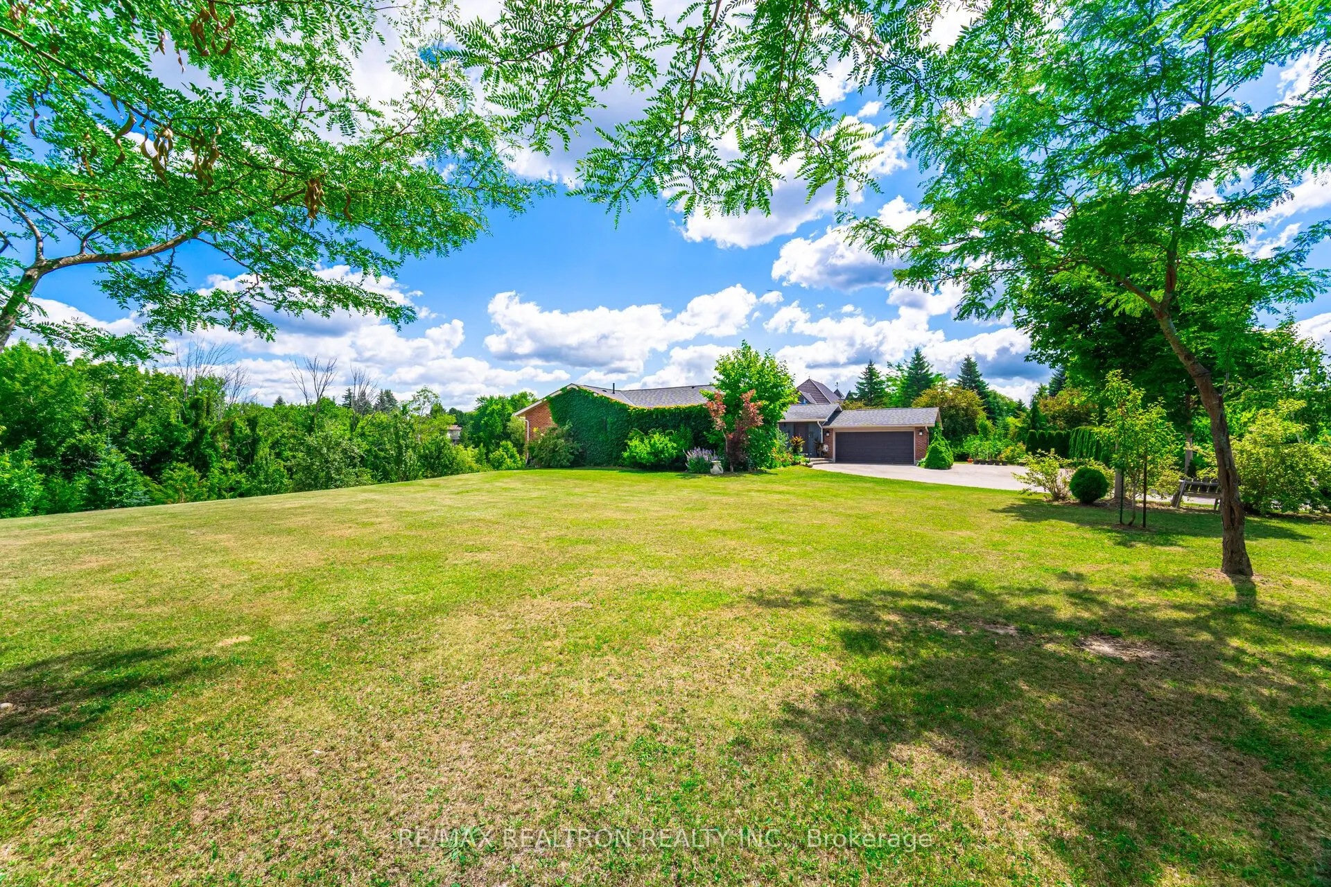 45 Simcoe Road