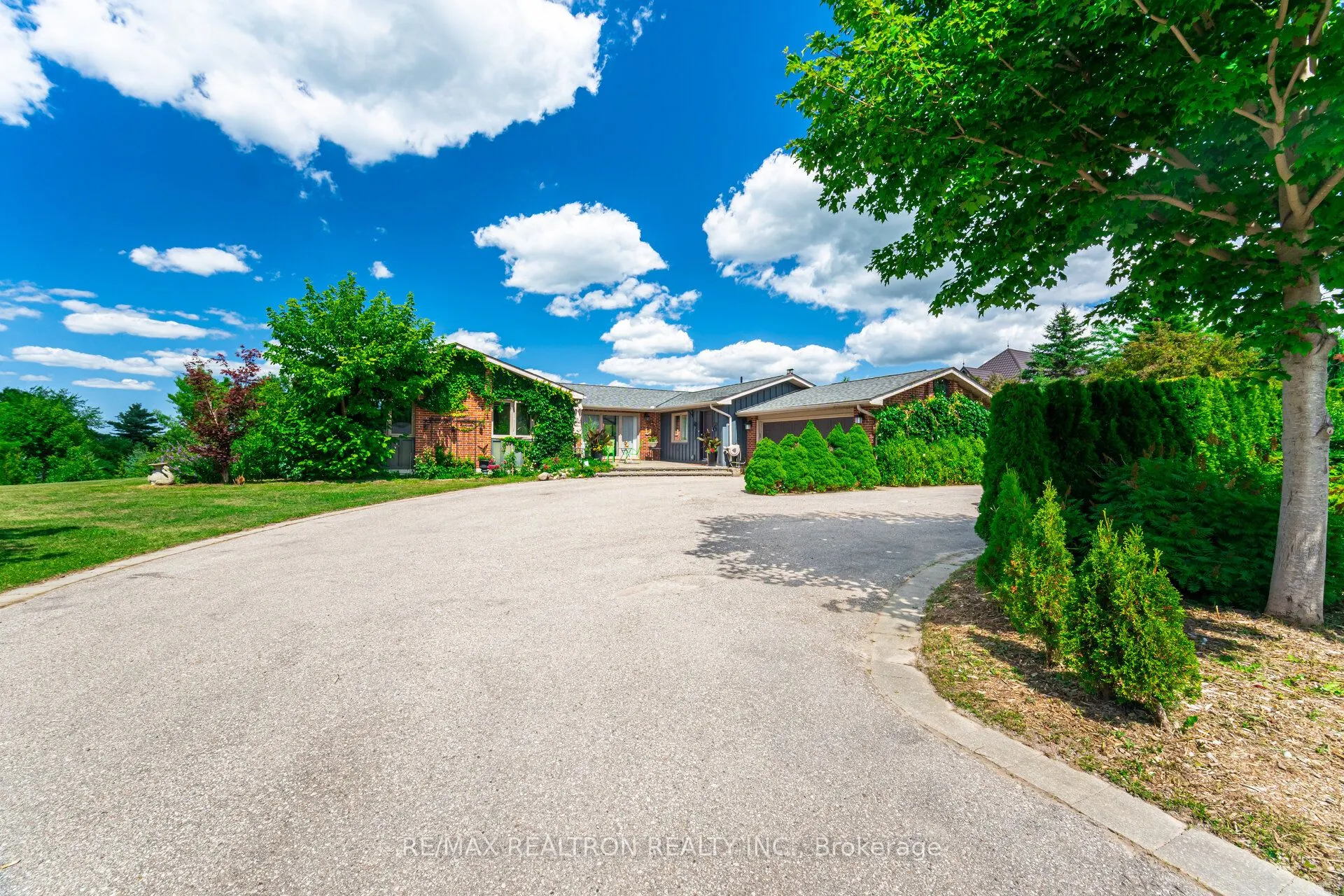 45 Simcoe Road