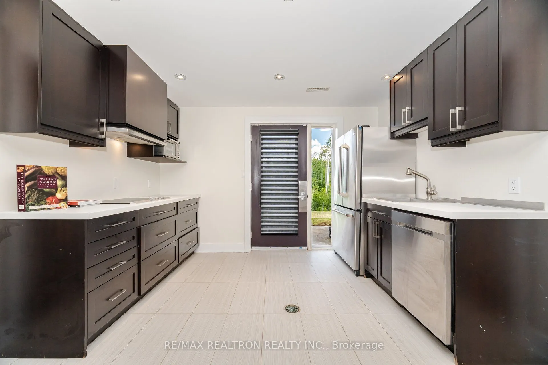 45 Simcoe Road