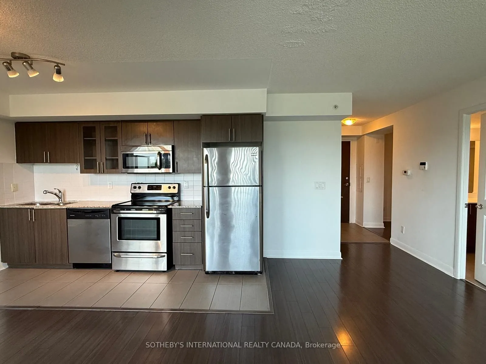 75 Norman Bethune Avenue, #422