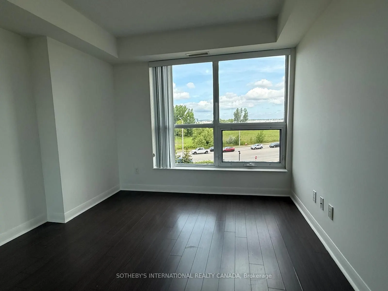 75 Norman Bethune Avenue, #422