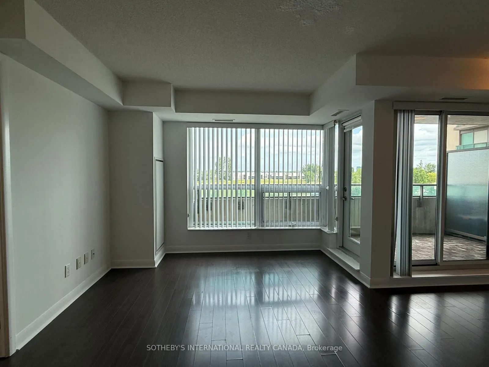 75 Norman Bethune Avenue, #422