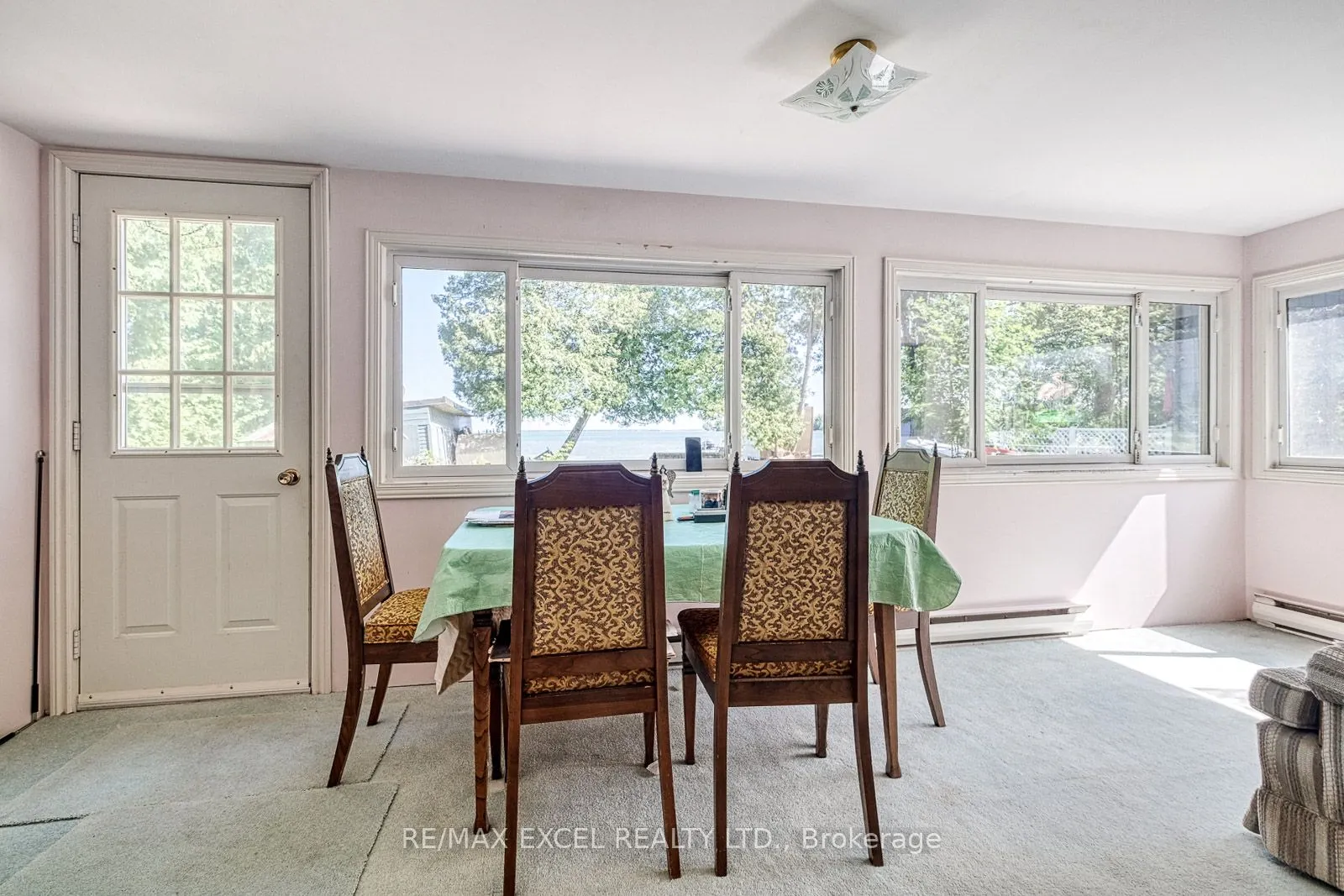 124 Moore's Beach Road