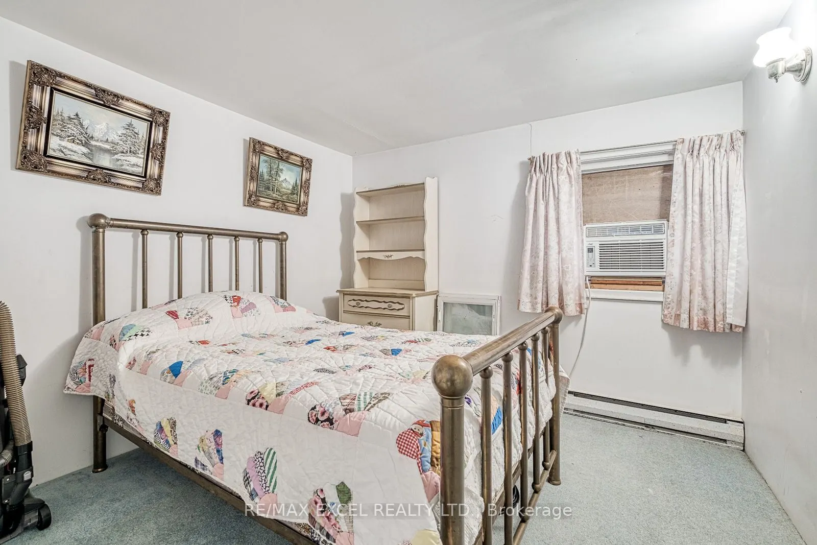 124 Moore's Beach Road