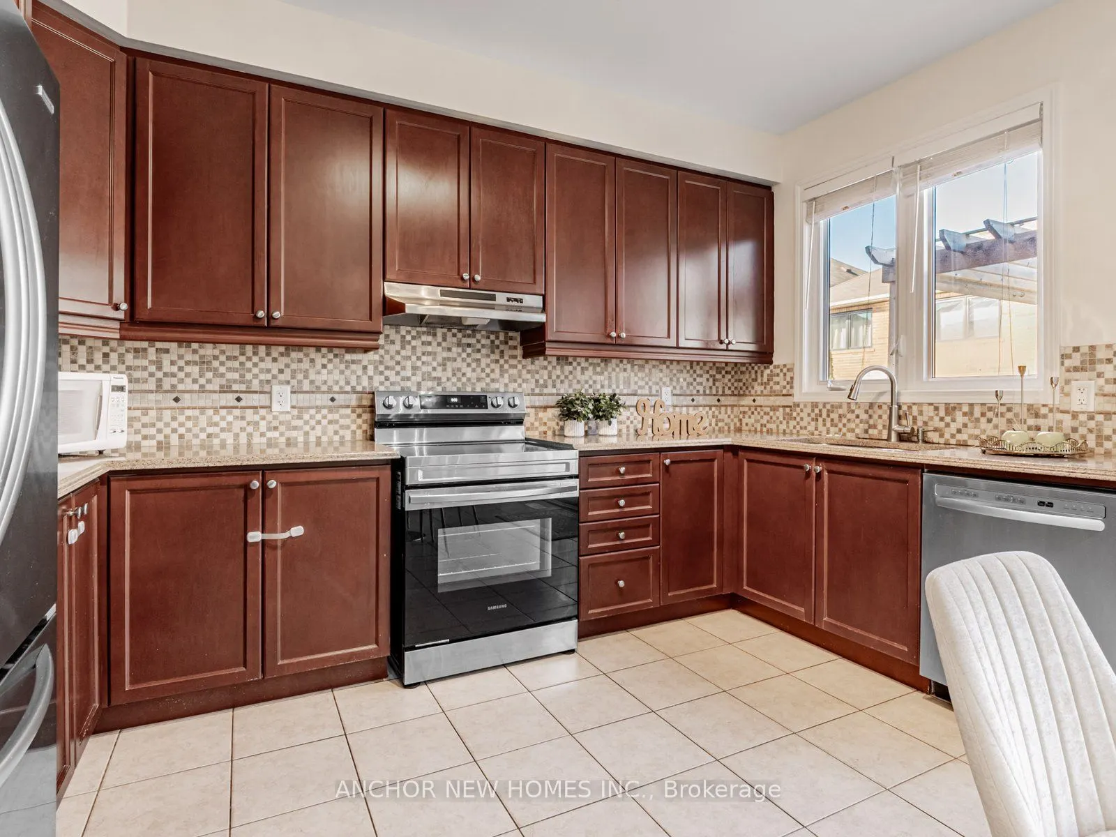 37 Collie Crescent