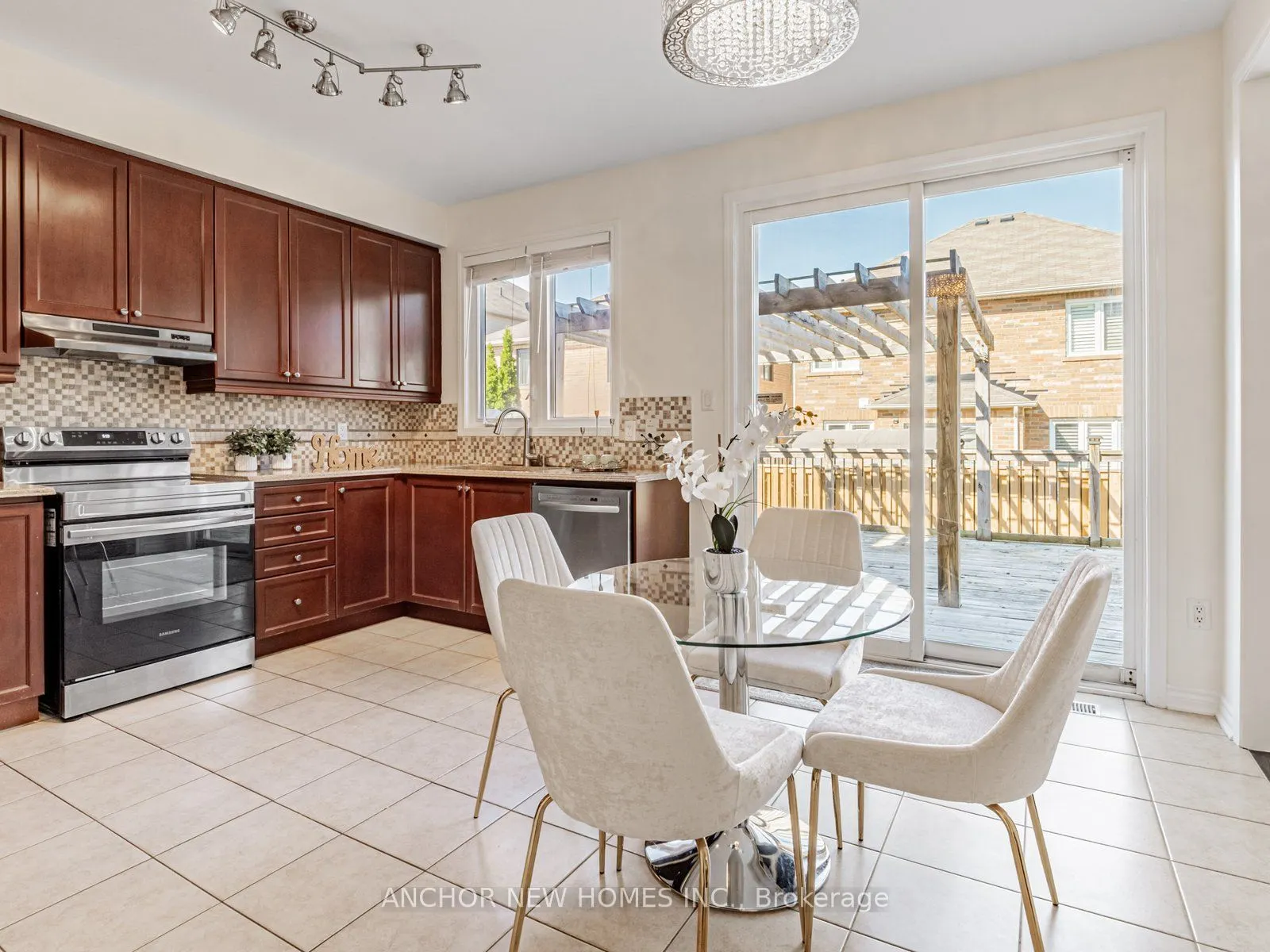 37 Collie Crescent