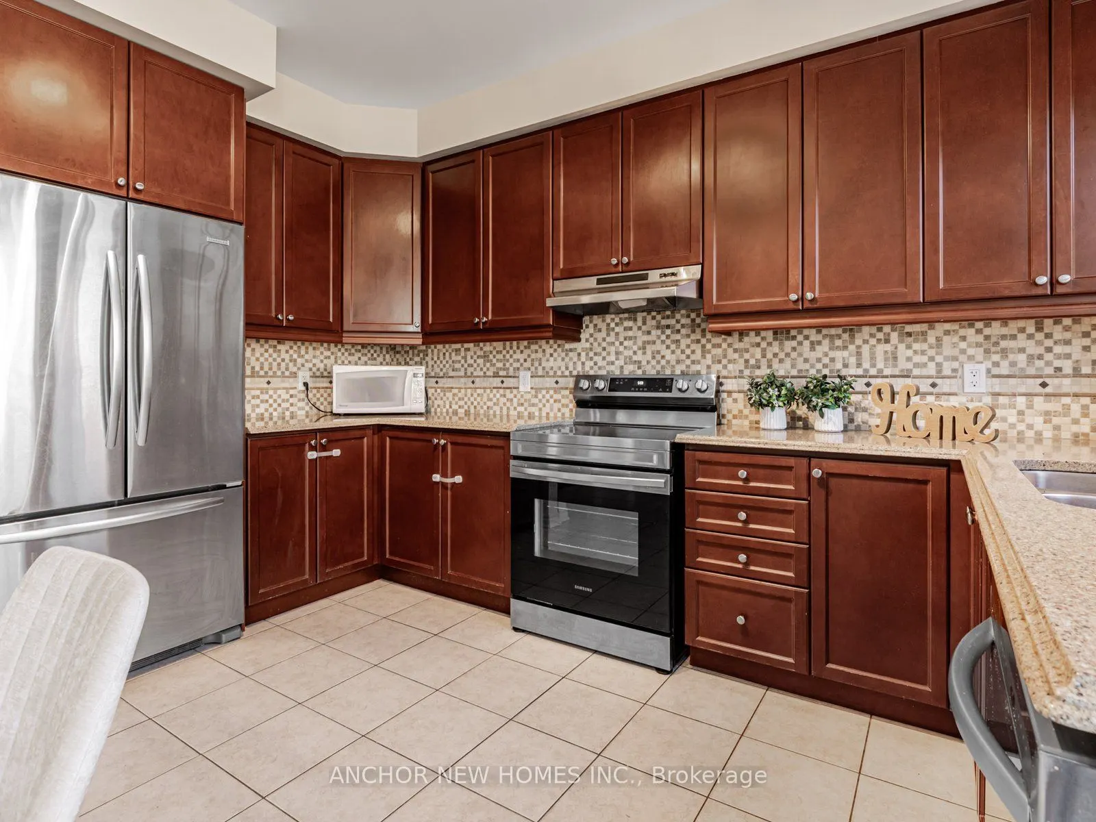 37 Collie Crescent