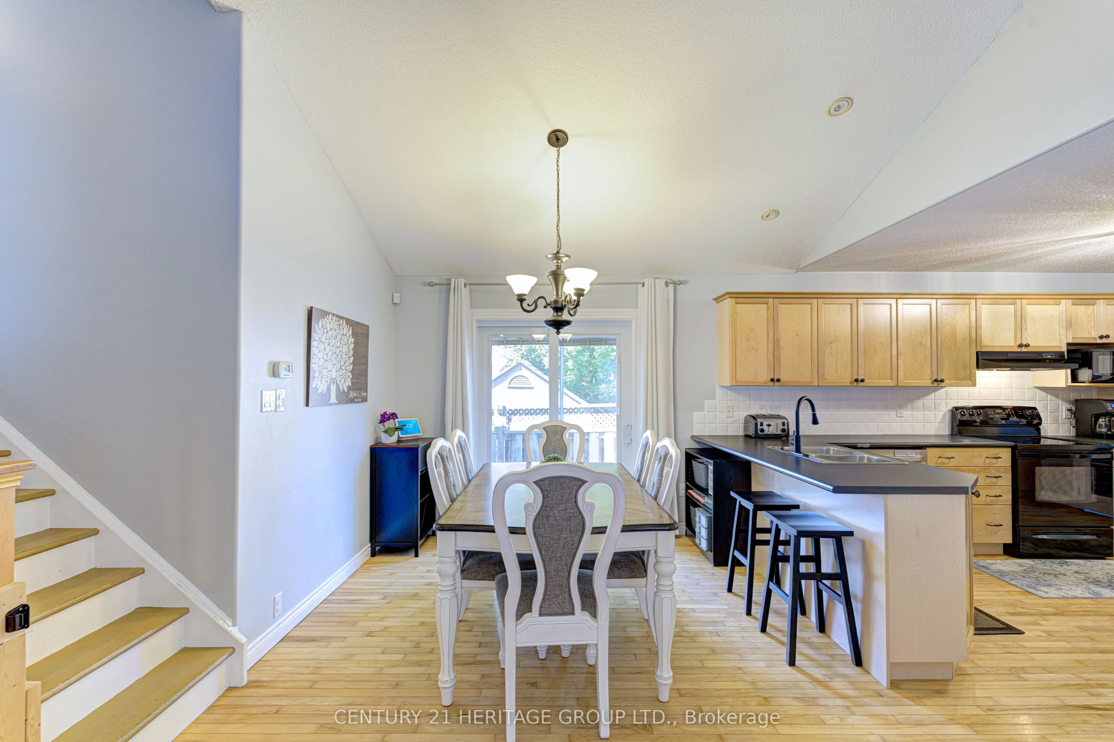 5 Shephard Avenue