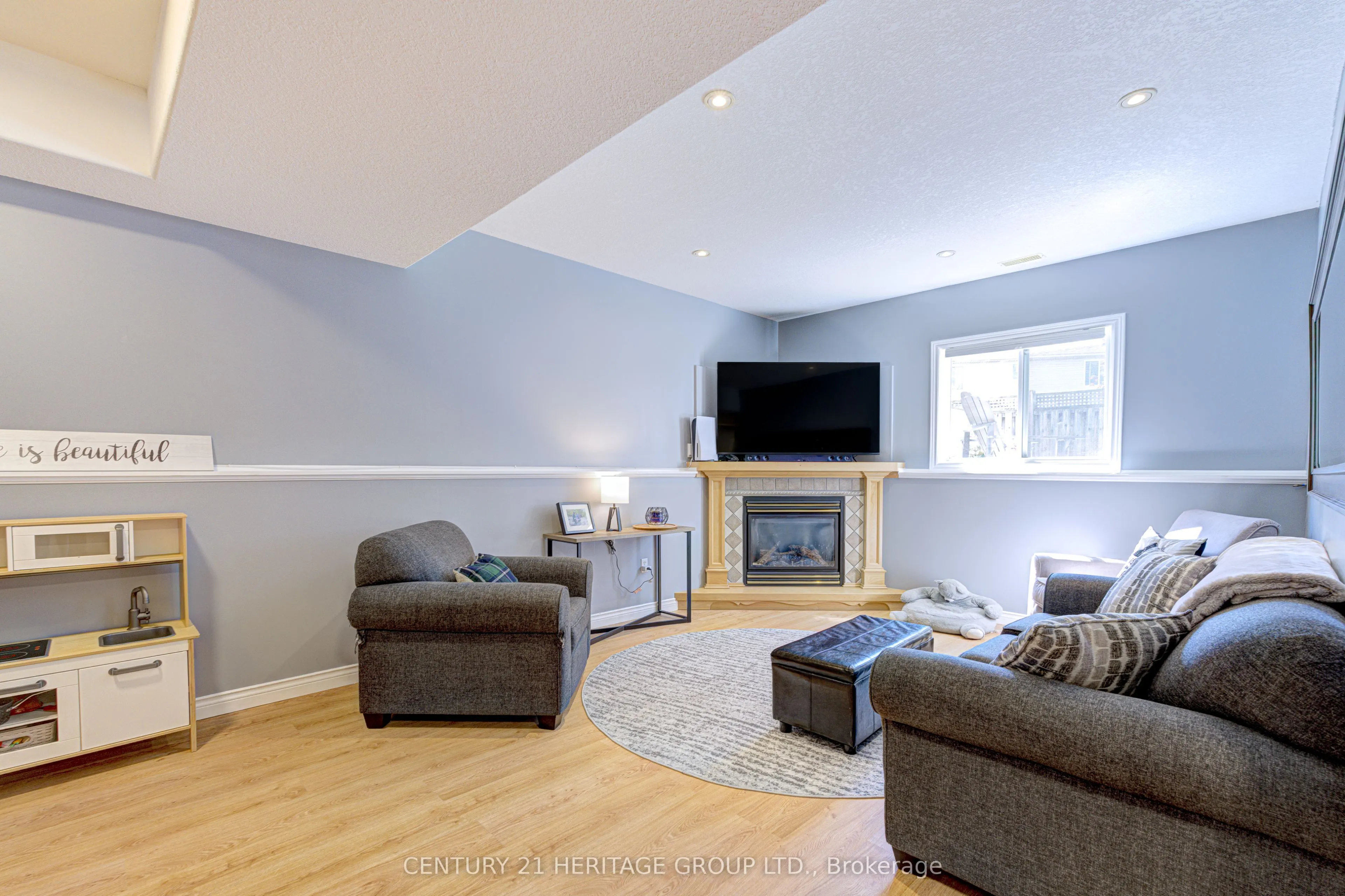 5 Shephard Avenue