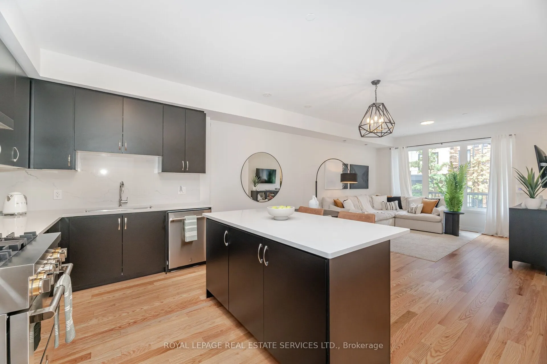 40 Baynes Way, #2