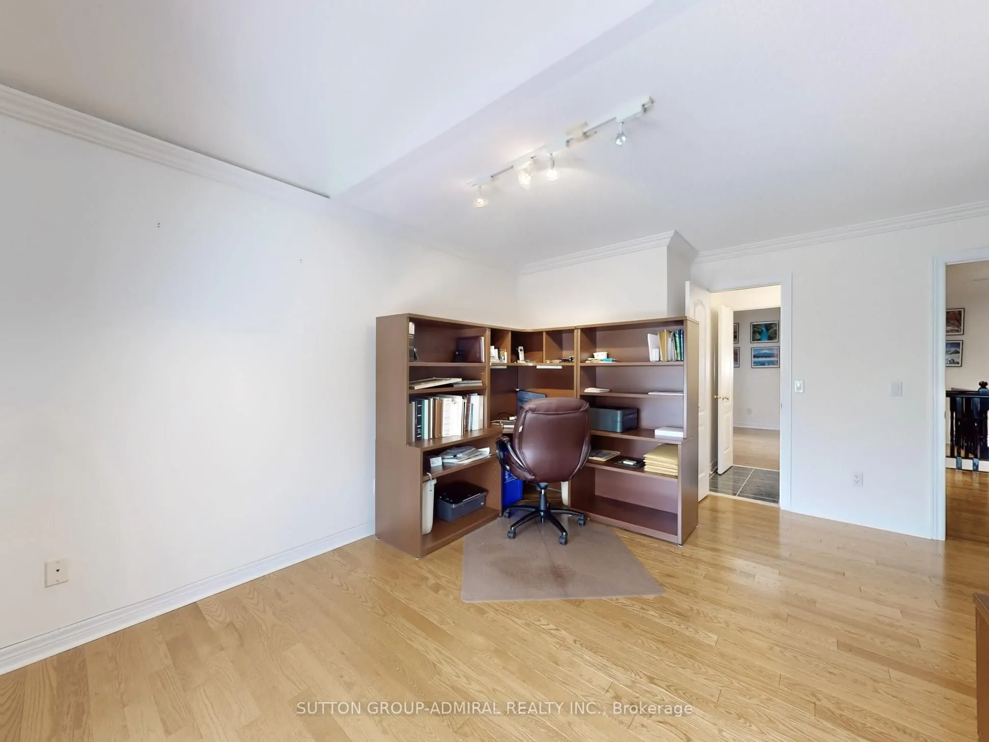 23 Lacona Crescent