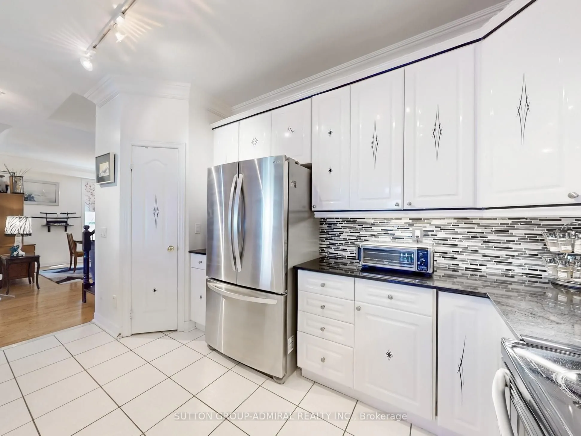 23 Lacona Crescent
