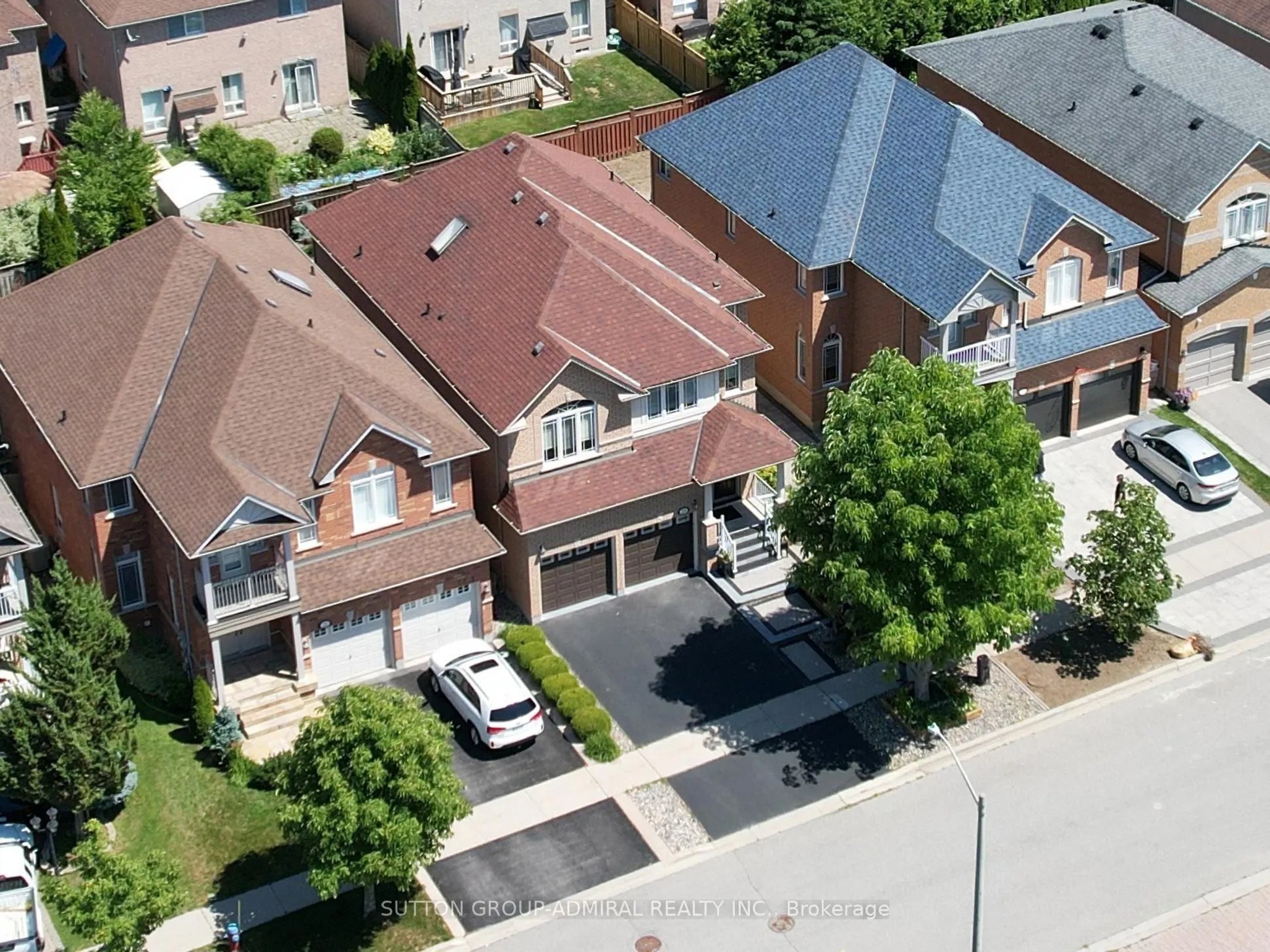 23 Lacona Crescent