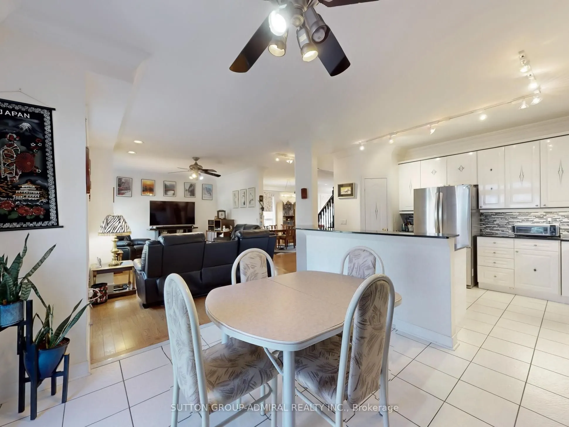 23 Lacona Crescent
