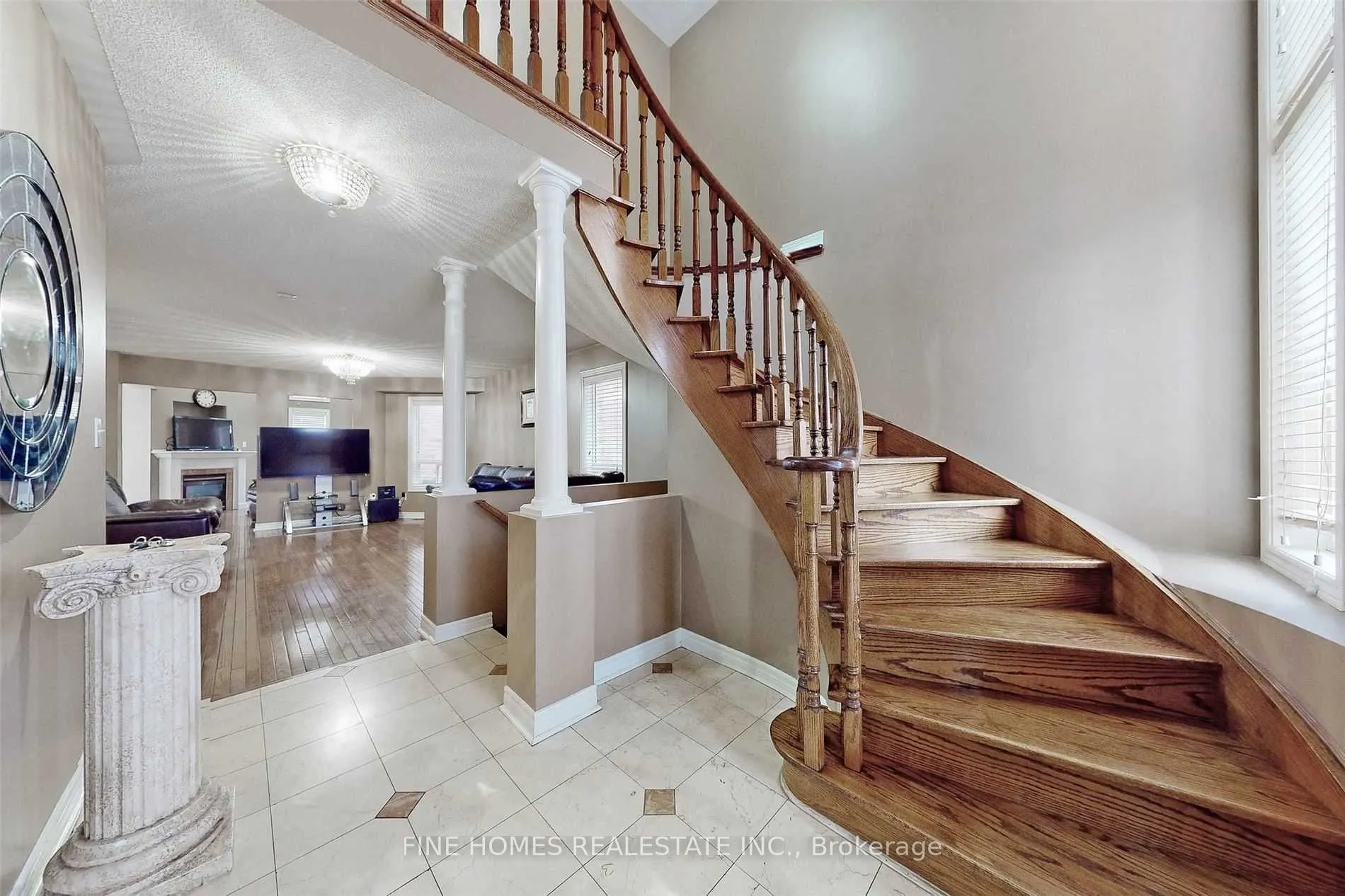 304 Drummond Drive, #Upper